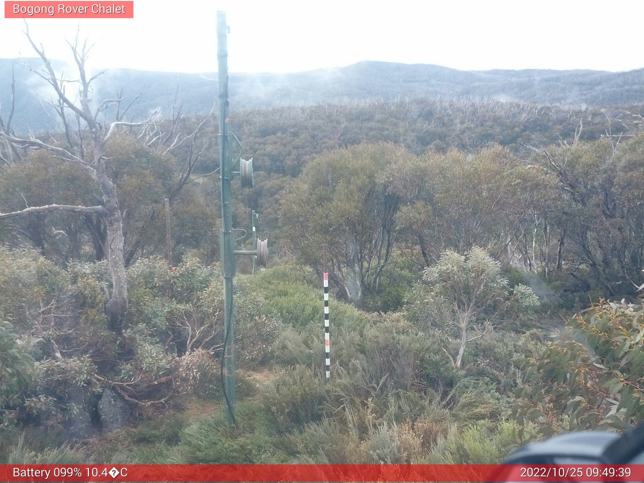 Bogong Web Cam 9:49am Tuesday 25th of October 2022