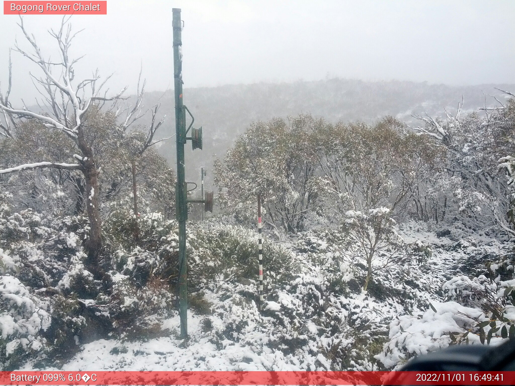 Bogong Web Cam 4:49pm Tuesday 1st of November 2022