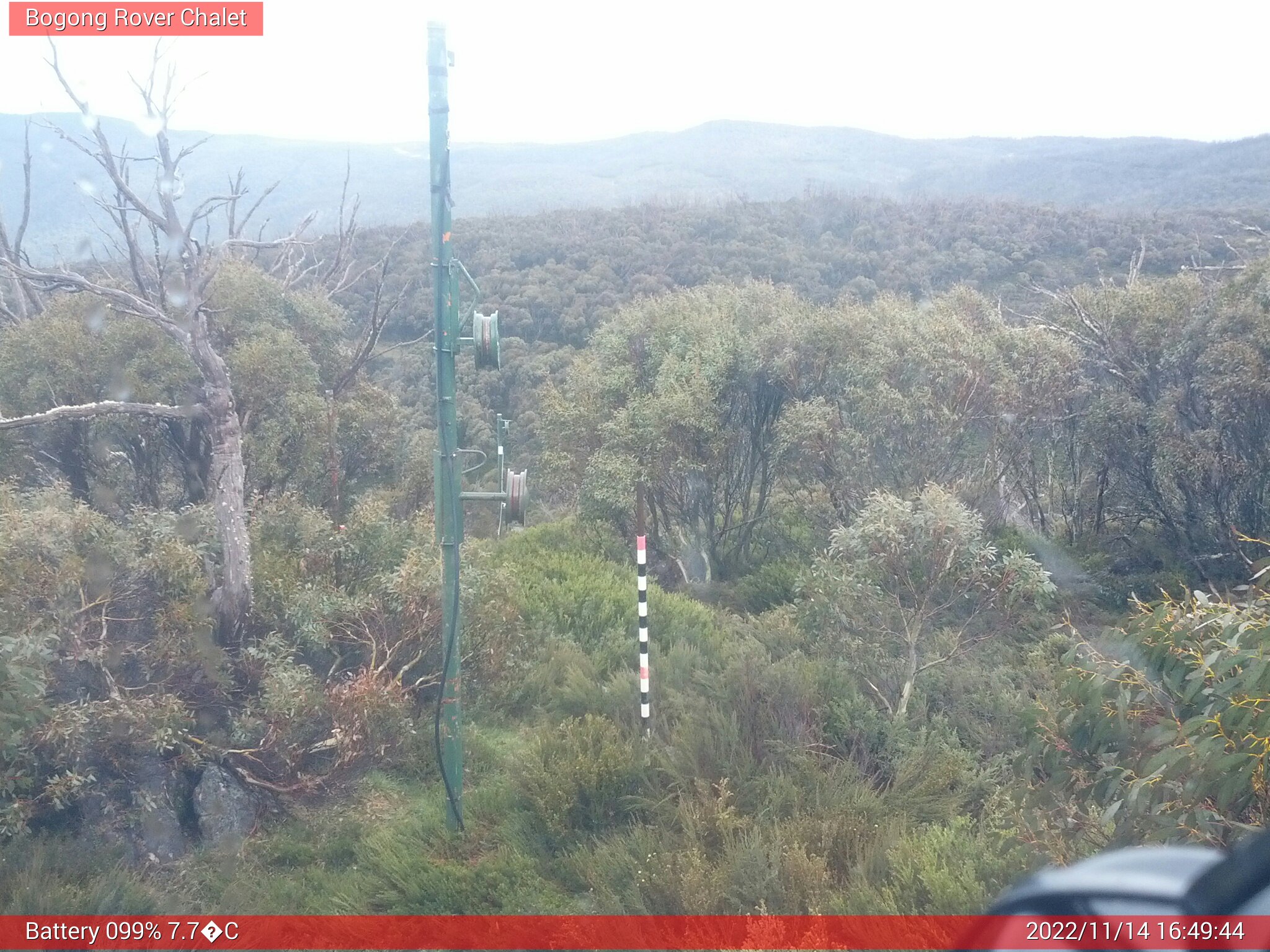 Bogong Web Cam 4:49pm Monday 14th of November 2022