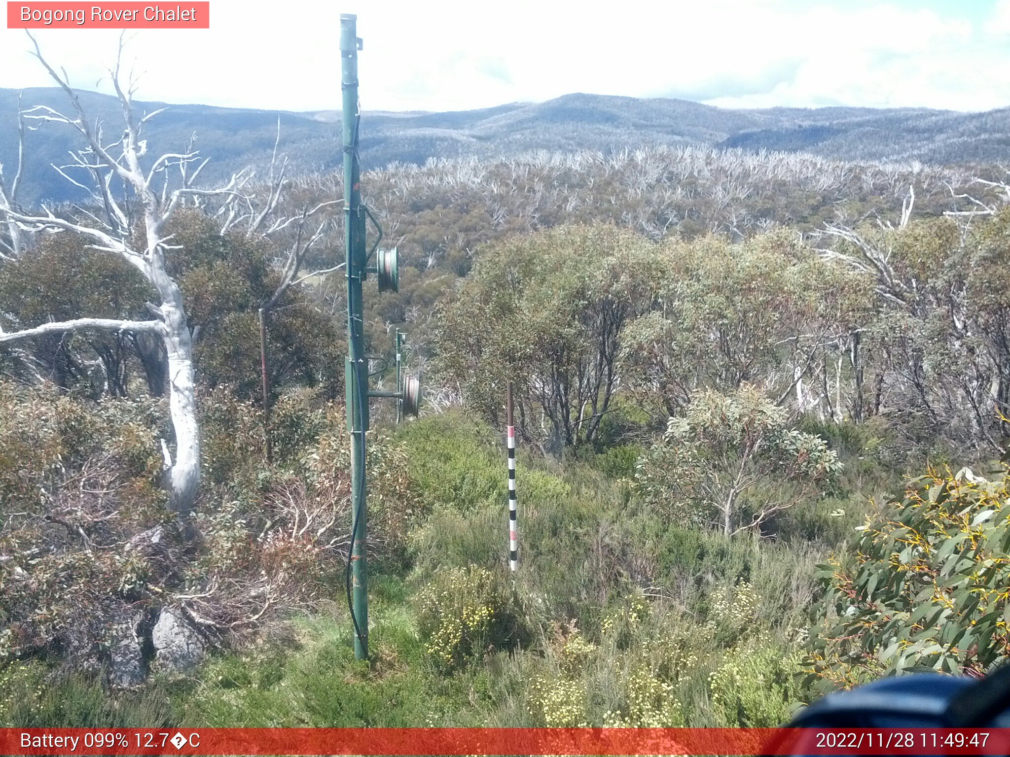 Bogong Web Cam 11:49am Monday 28th of November 2022