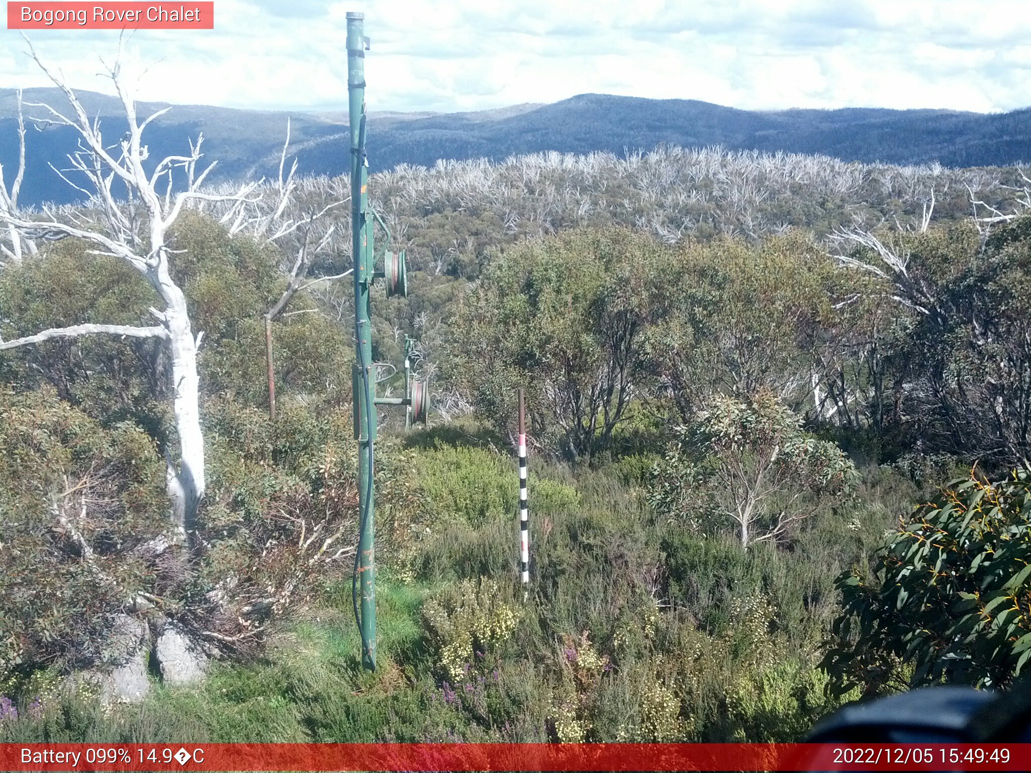 Bogong Web Cam 3:49pm Monday 5th of December 2022