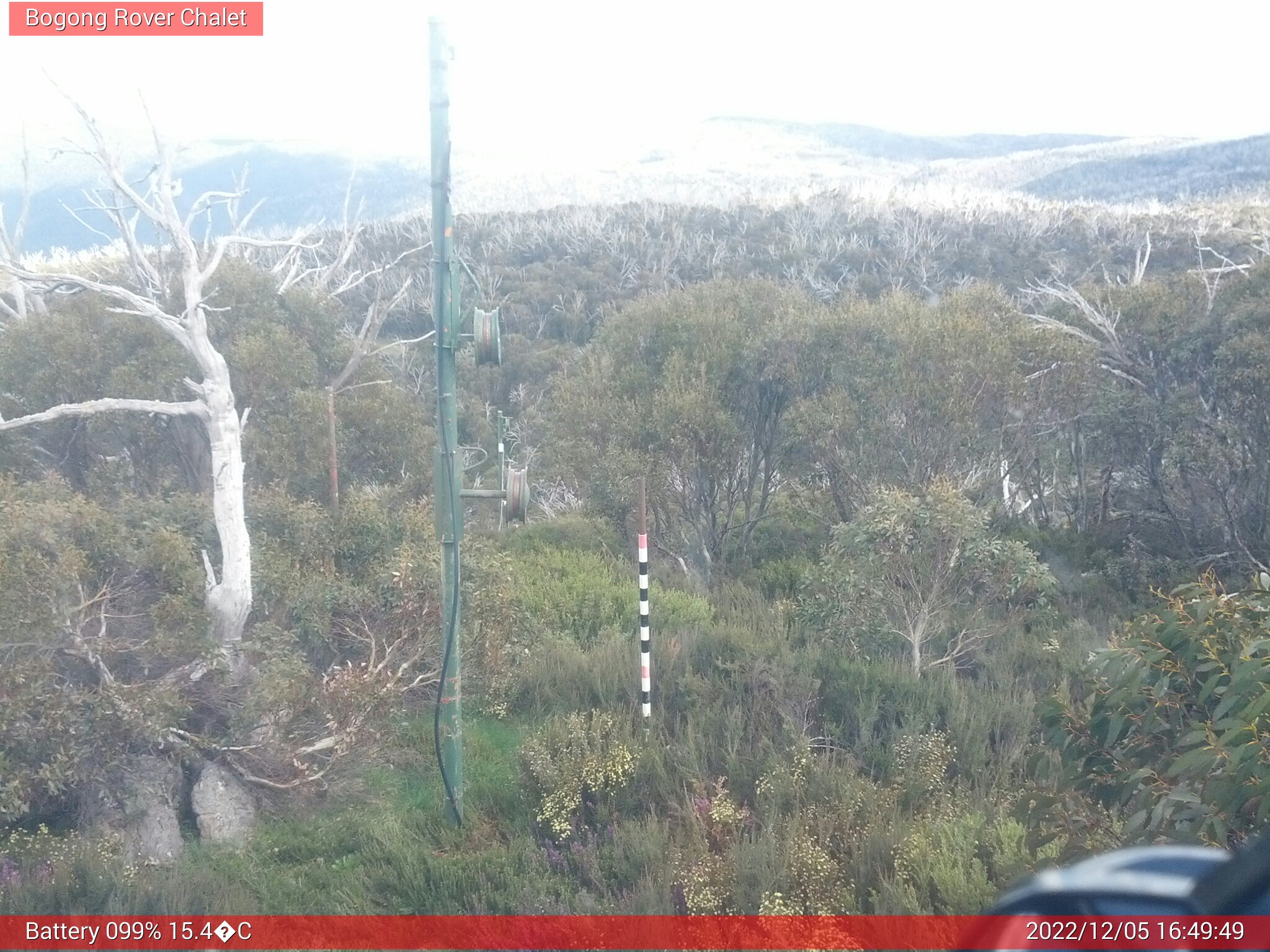 Bogong Web Cam 4:49pm Monday 5th of December 2022