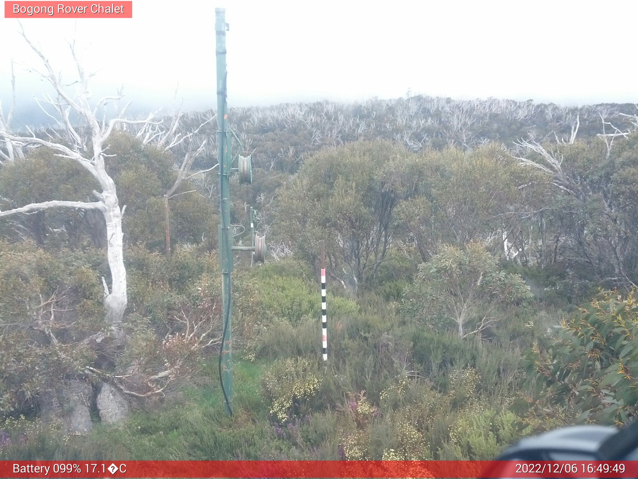 Bogong Web Cam 4:49pm Tuesday 6th of December 2022