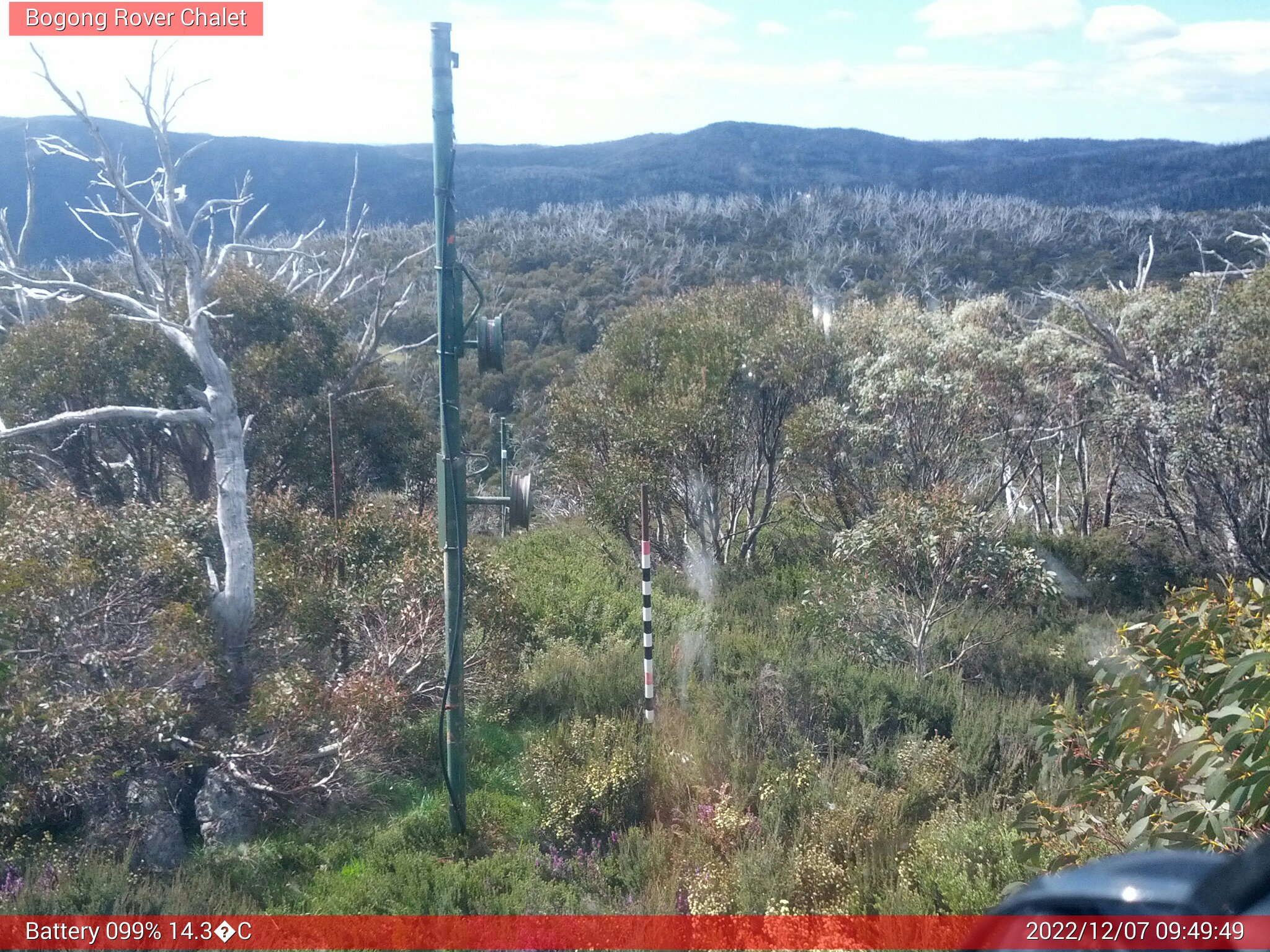 Bogong Web Cam 9:49am Wednesday 7th of December 2022