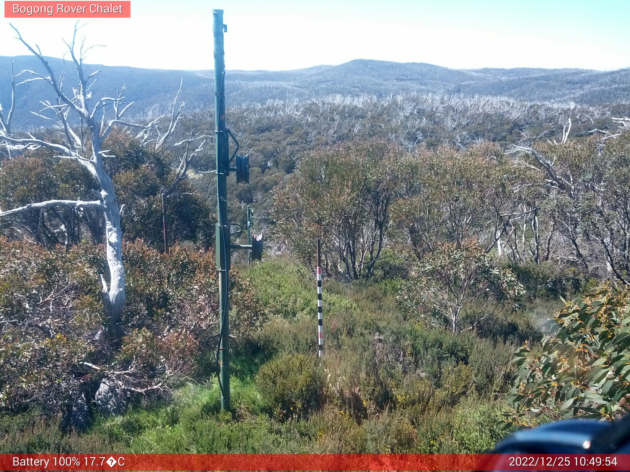 Bogong Web Cam 10:49am Sunday 25th of December 2022