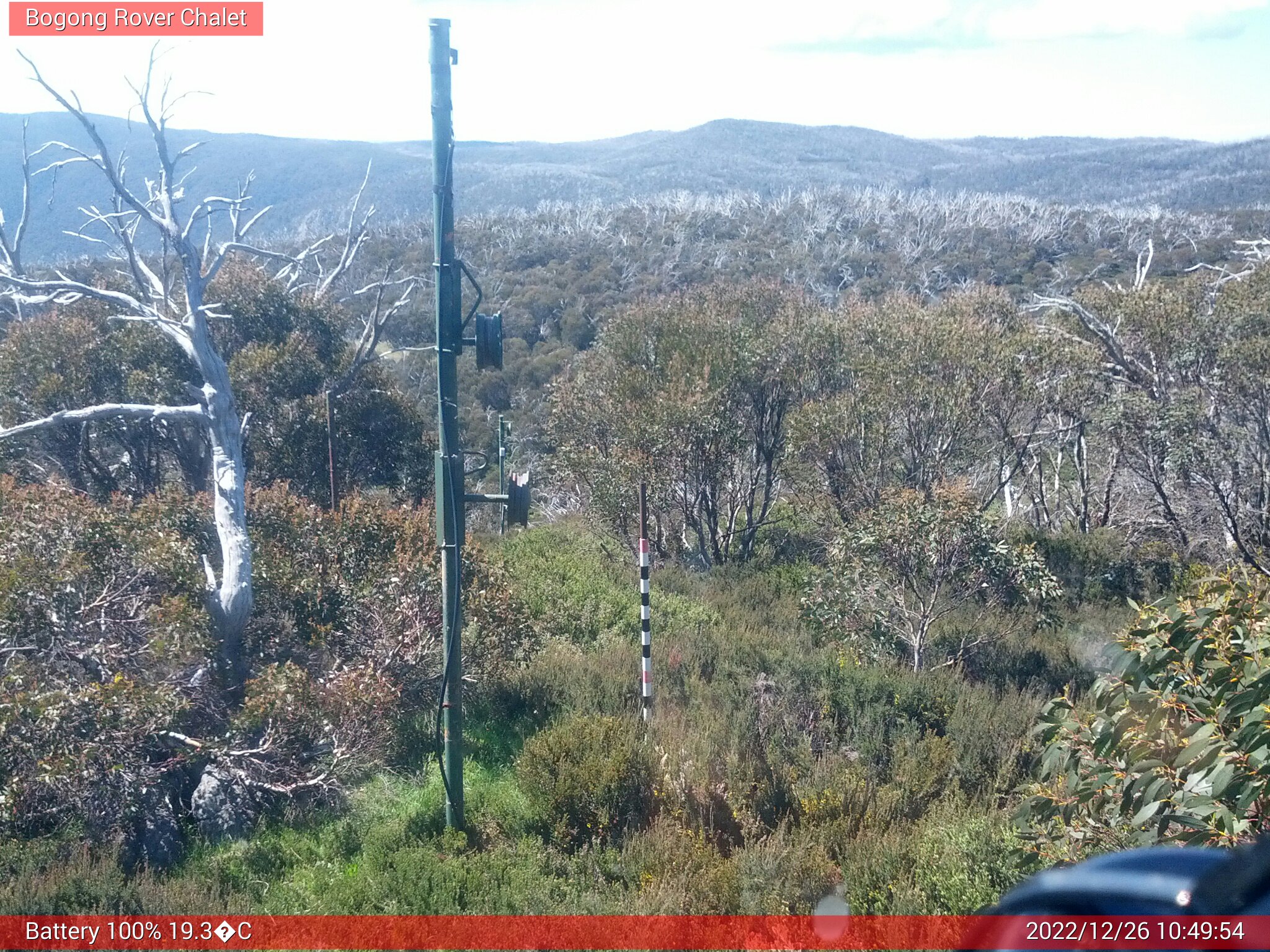 Bogong Web Cam 10:49am Monday 26th of December 2022