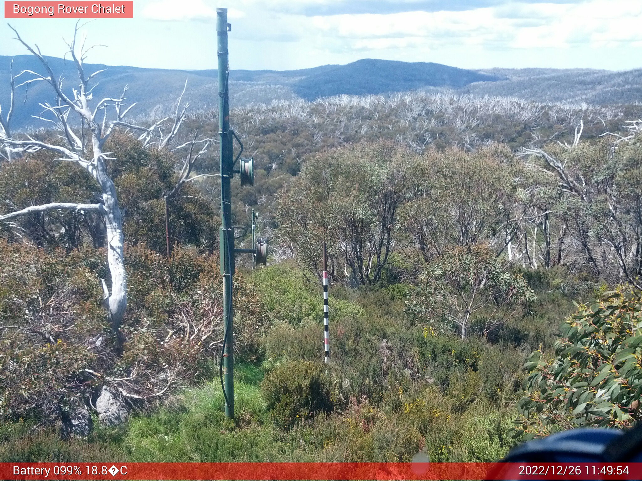 Bogong Web Cam 11:49am Monday 26th of December 2022