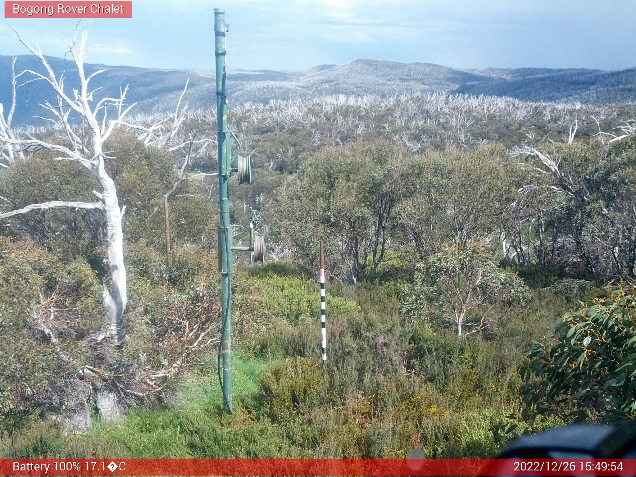 Bogong Web Cam 3:49pm Monday 26th of December 2022