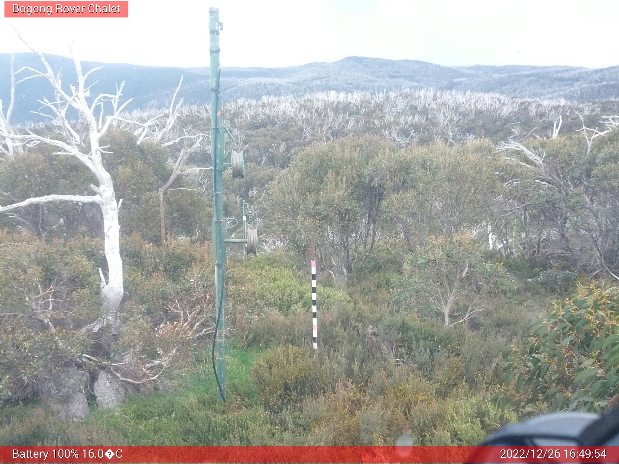 Bogong Web Cam 4:49pm Monday 26th of December 2022