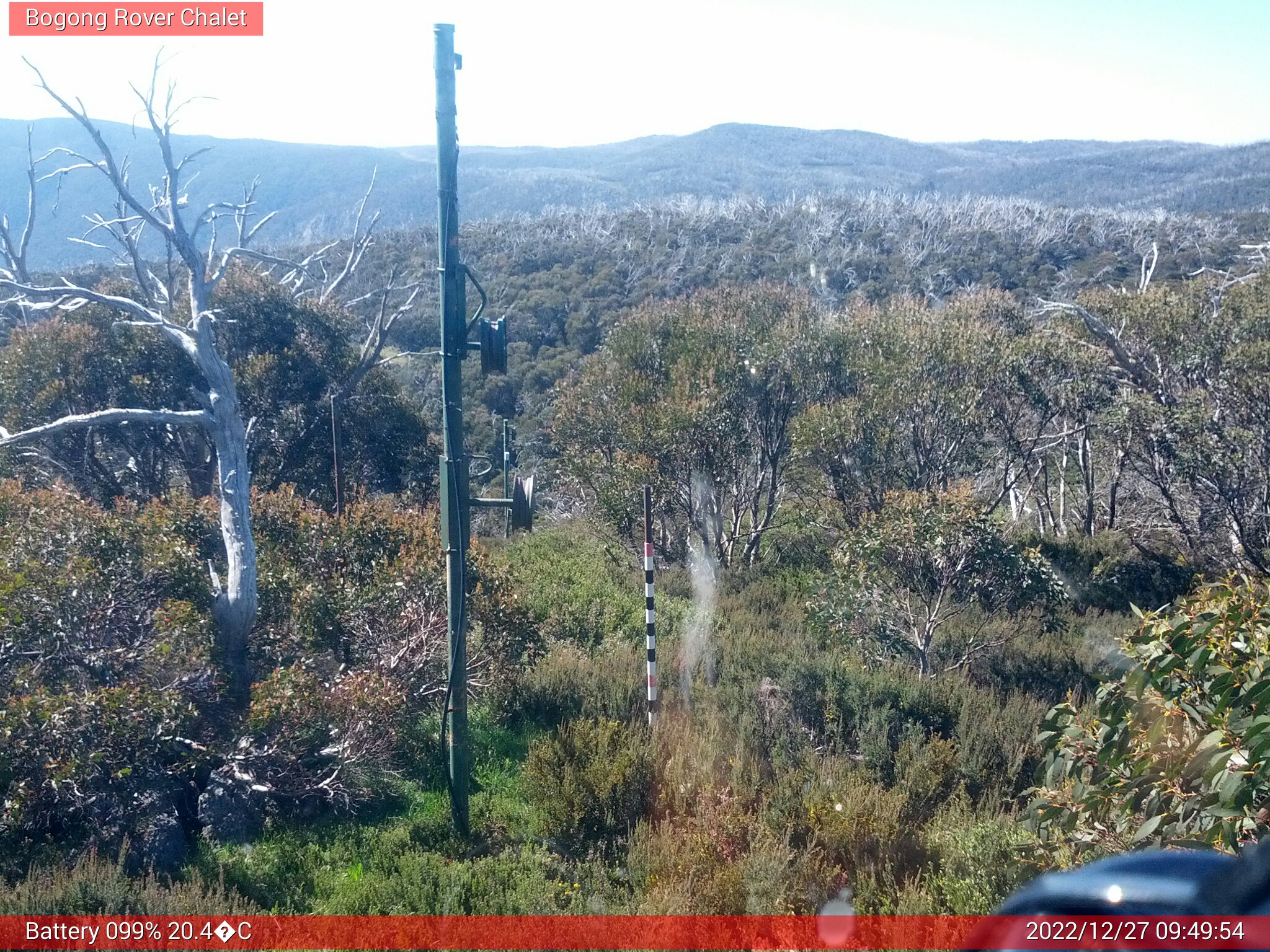 Bogong Web Cam 9:49am Tuesday 27th of December 2022