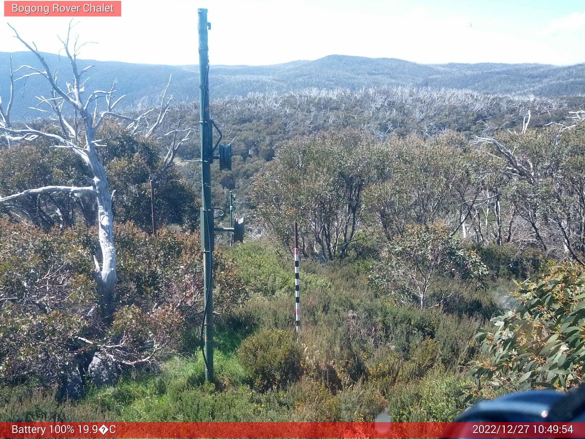 Bogong Web Cam 10:49am Tuesday 27th of December 2022