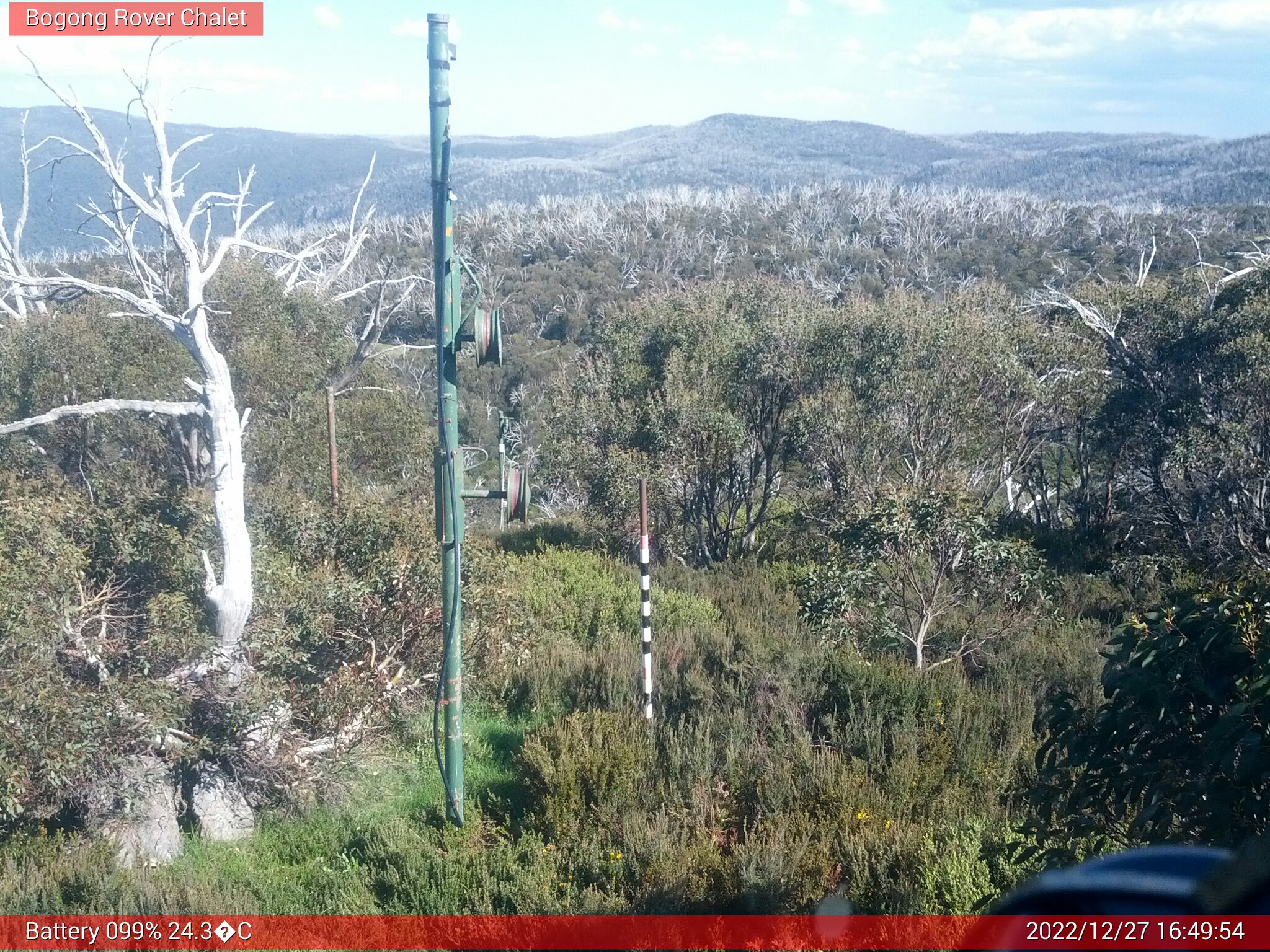 Bogong Web Cam 4:49pm Tuesday 27th of December 2022