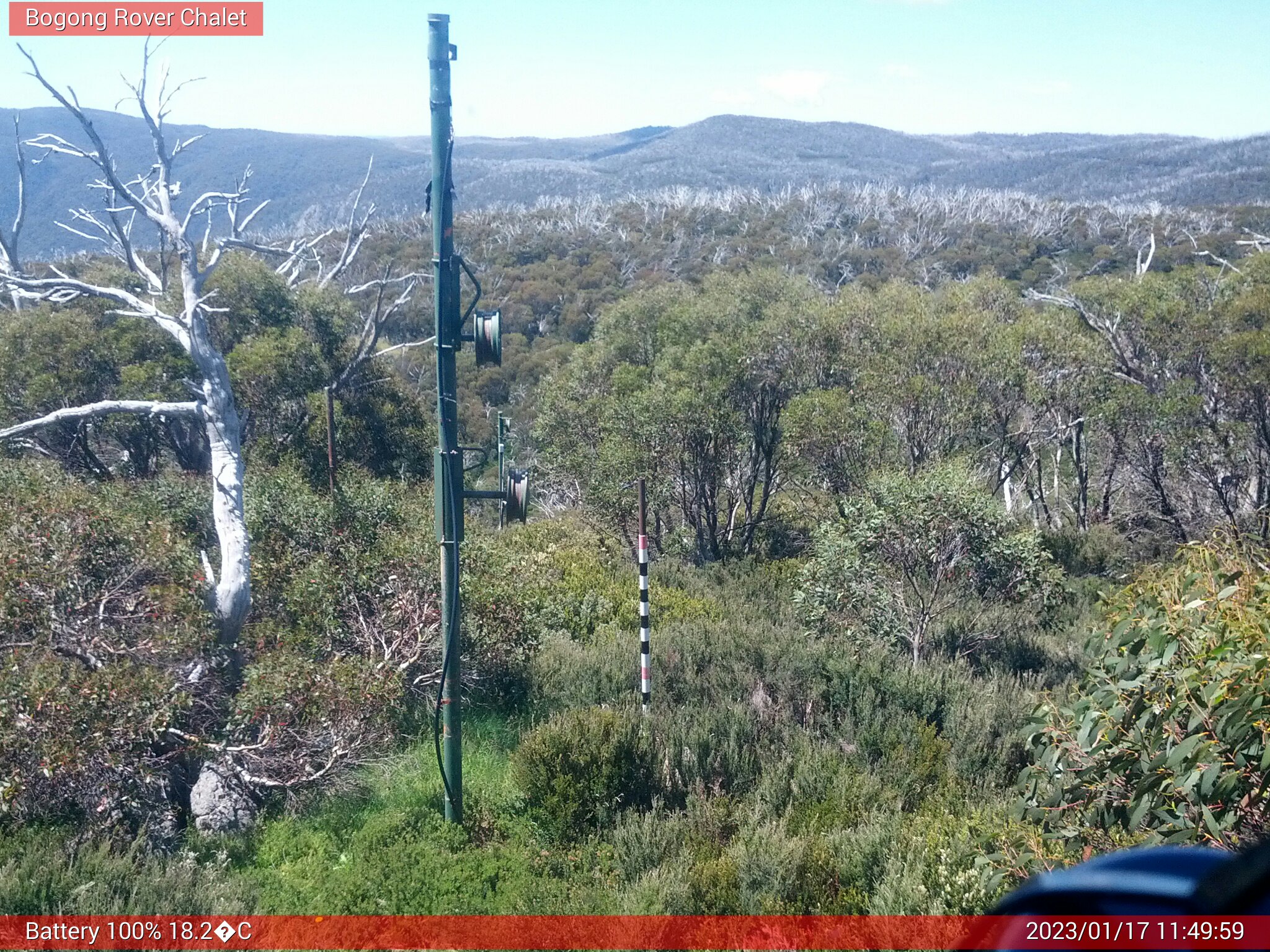 Bogong Web Cam 11:49am Tuesday 17th of January 2023