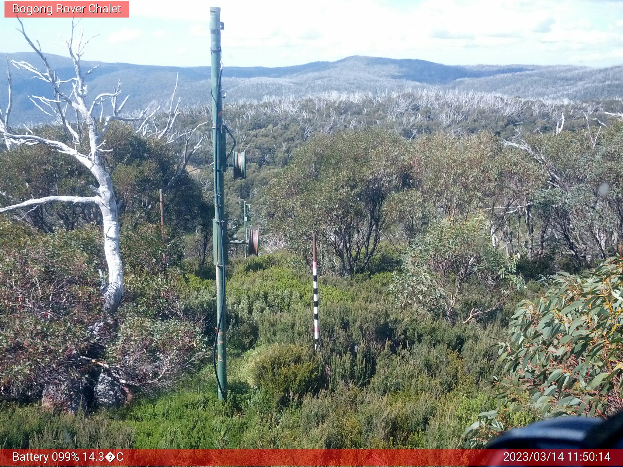 Bogong Web Cam 11:50am Tuesday 14th of March 2023