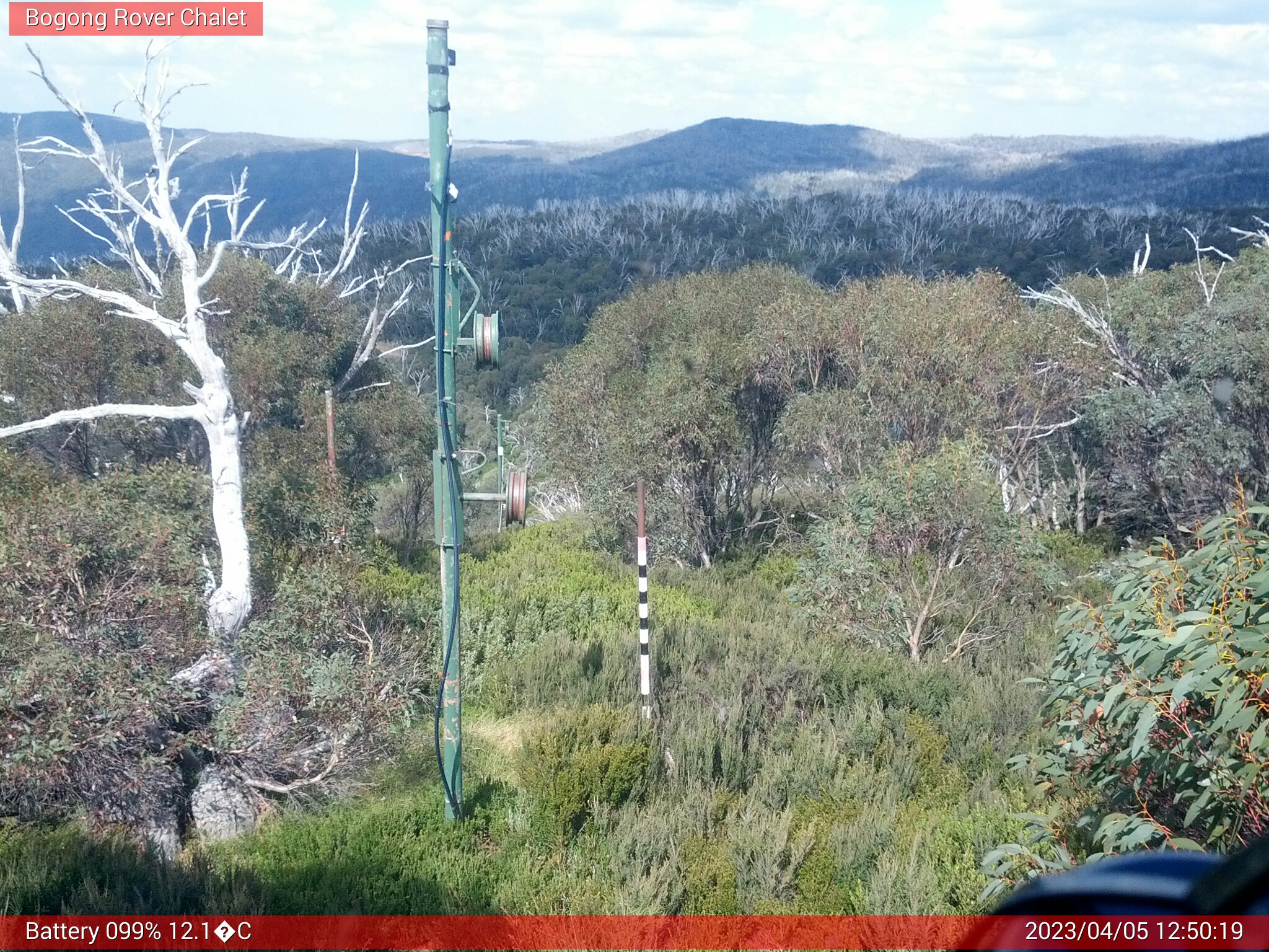 Bogong Web Cam 12:50pm Wednesday 5th of April 2023