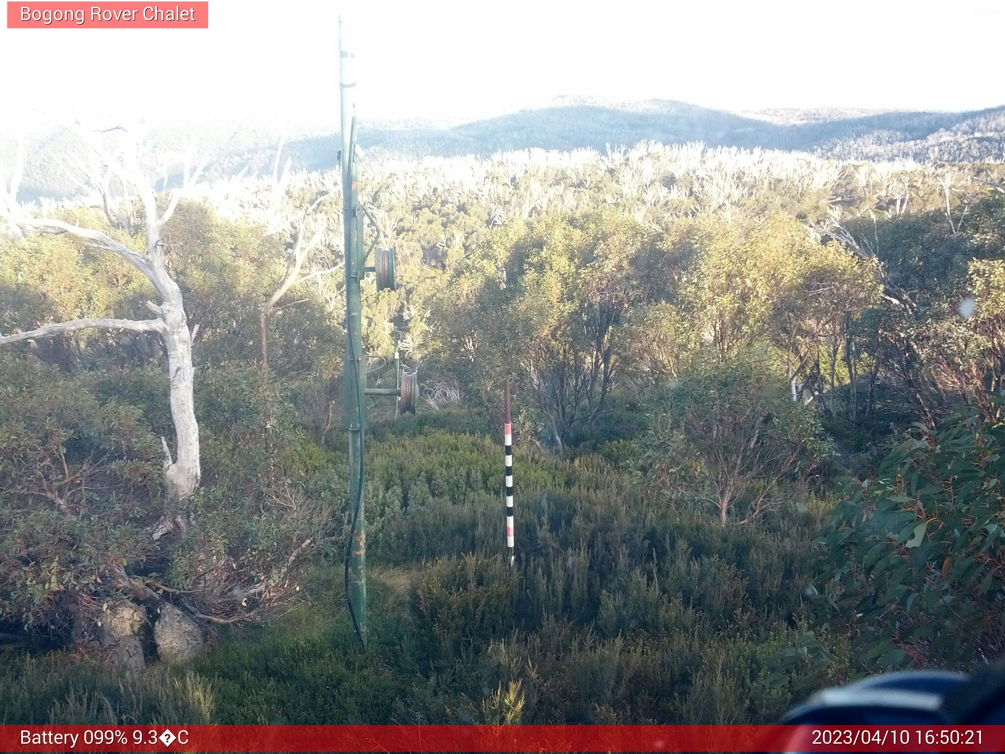 Bogong Web Cam 4:50pm Monday 10th of April 2023