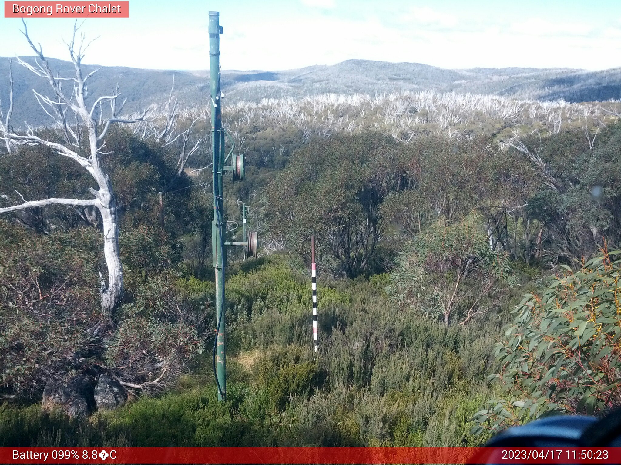 Bogong Web Cam 11:50am Monday 17th of April 2023