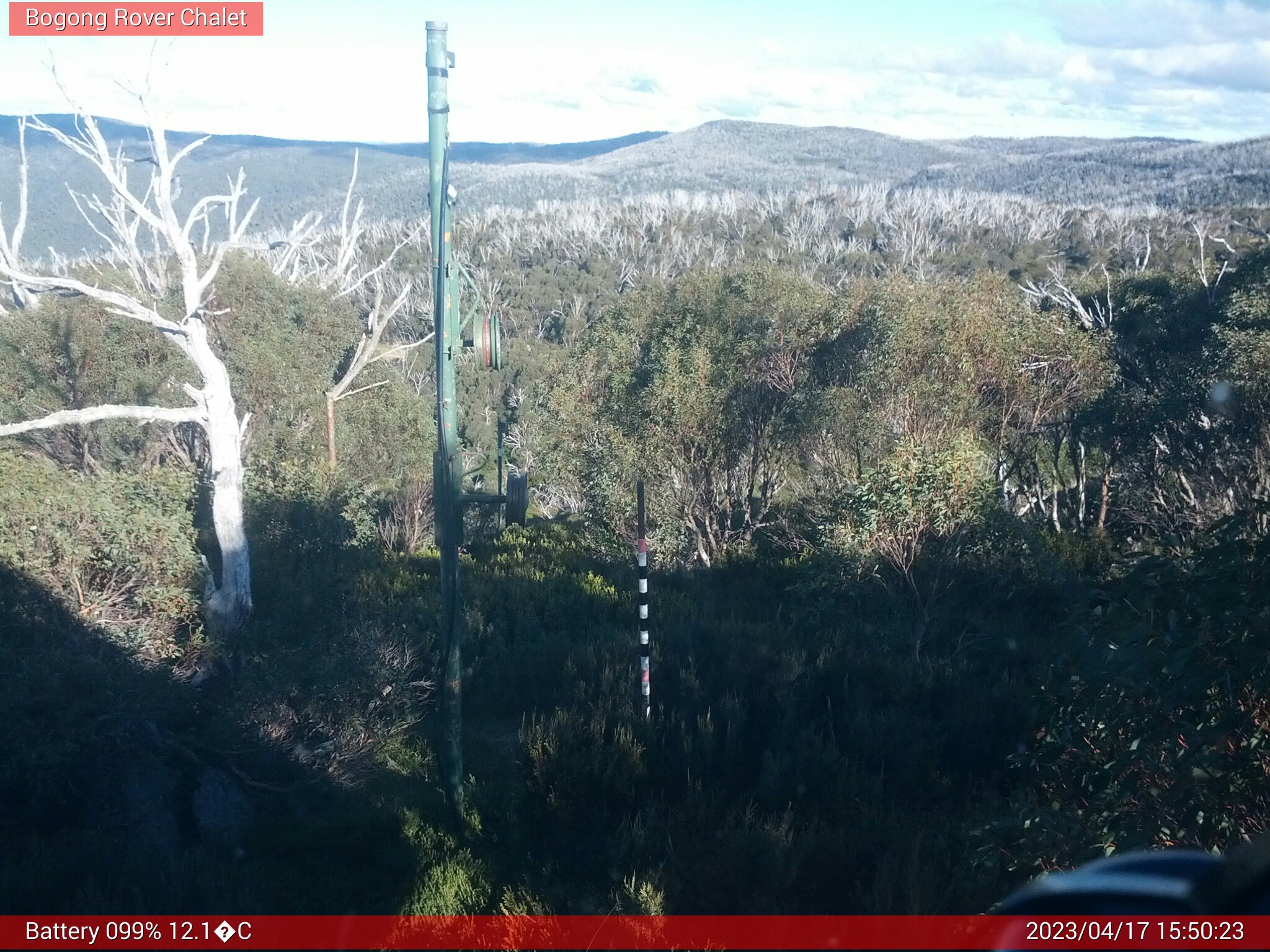 Bogong Web Cam 3:50pm Monday 17th of April 2023