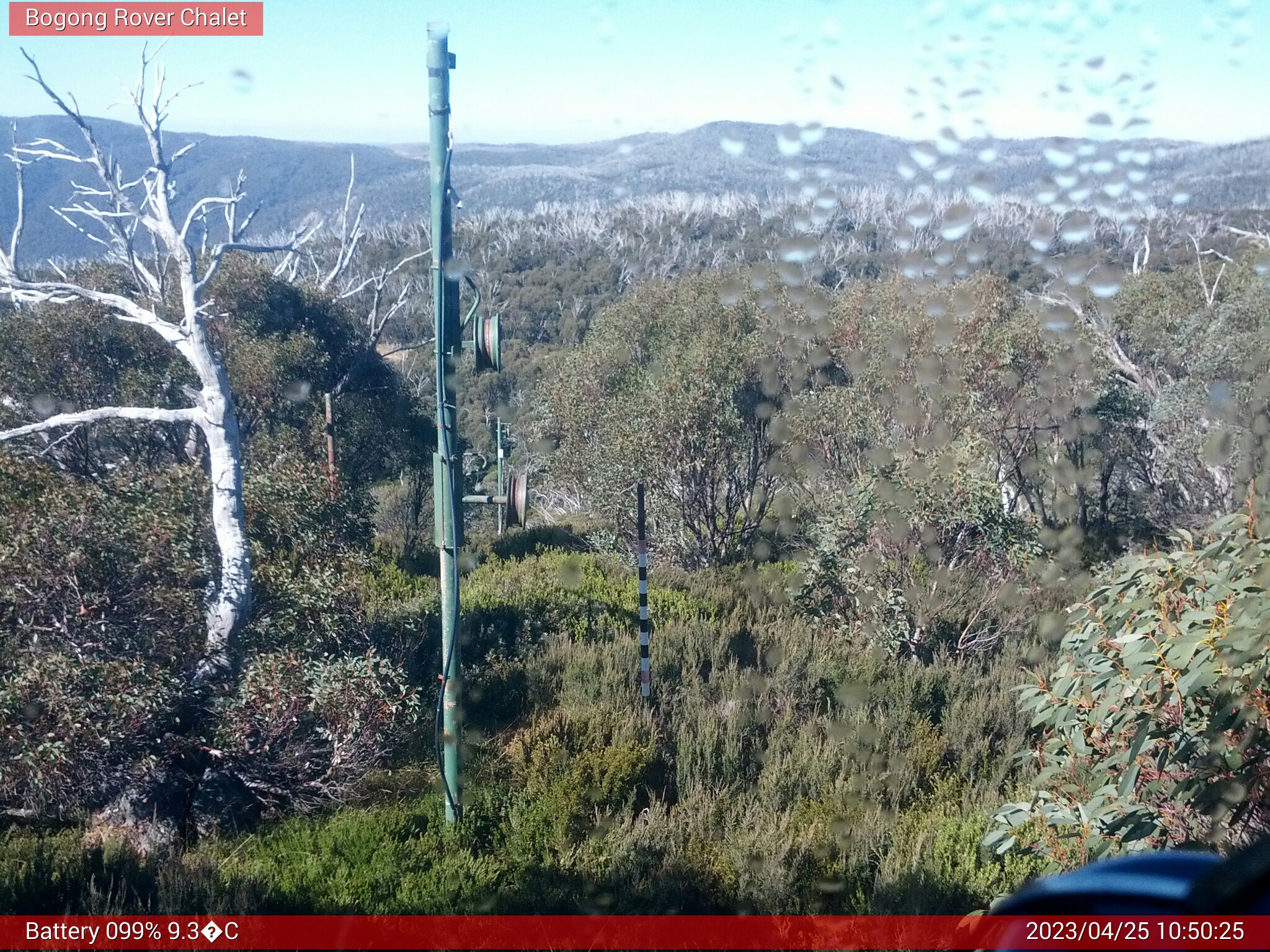 Bogong Web Cam 10:50am Tuesday 25th of April 2023