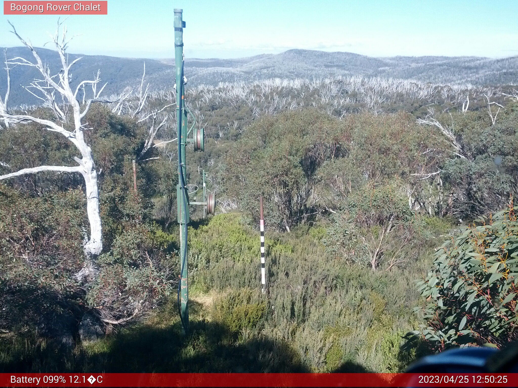 Bogong Web Cam 12:50pm Tuesday 25th of April 2023