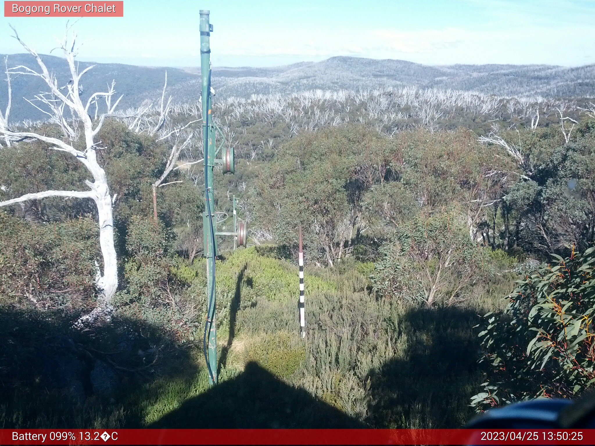 Bogong Web Cam 1:50pm Tuesday 25th of April 2023