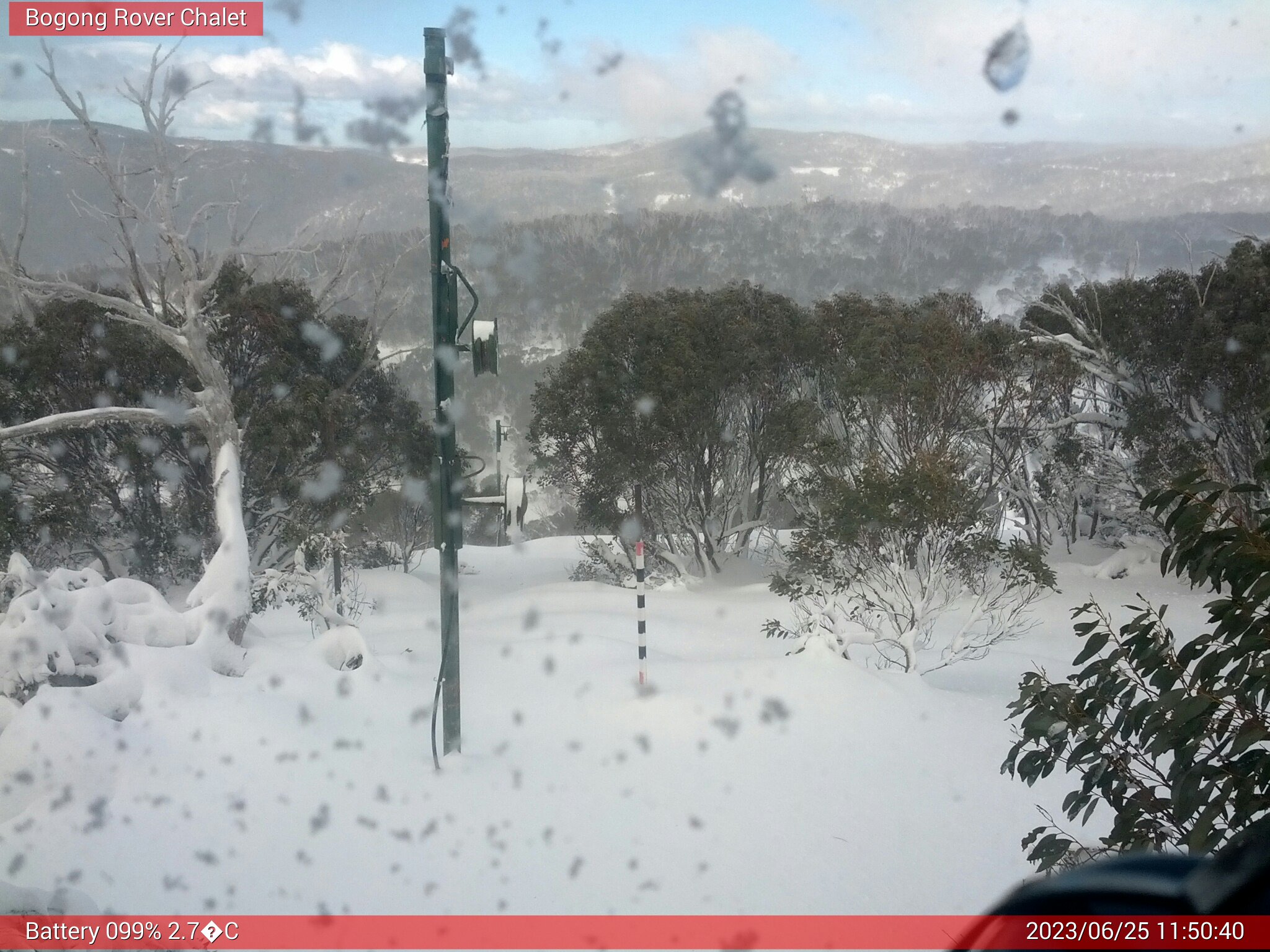 Bogong Web Cam 11:50am Sunday 25th of June 2023