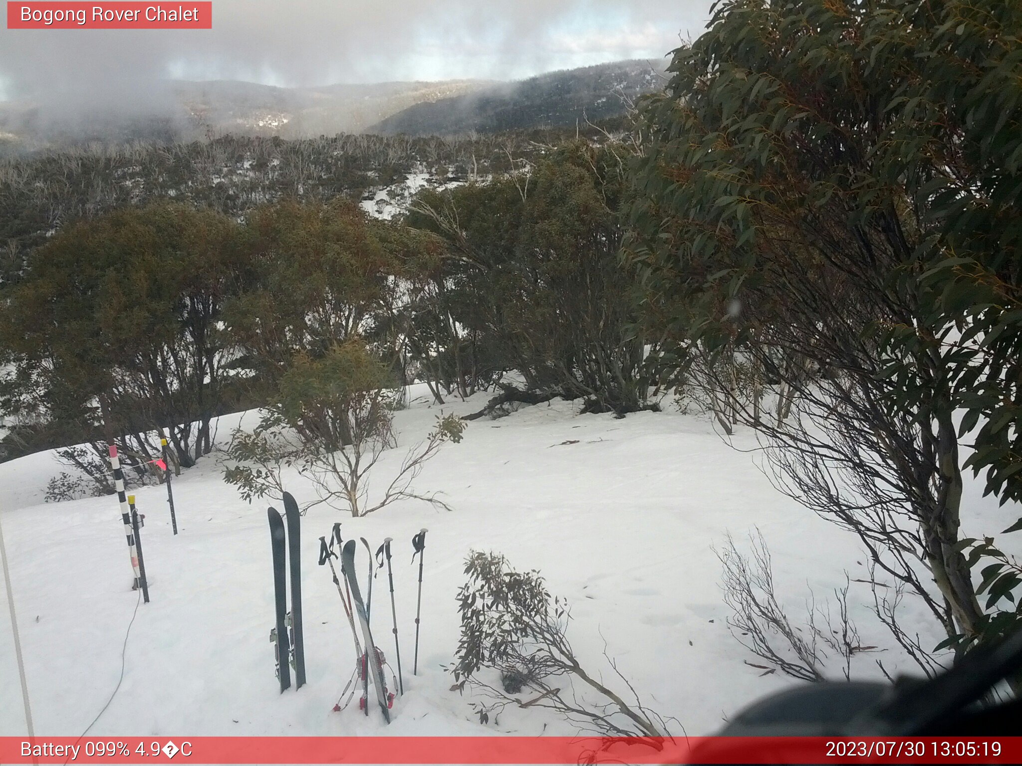 Bogong Web Cam 1:05pm Sunday 30th of July 2023