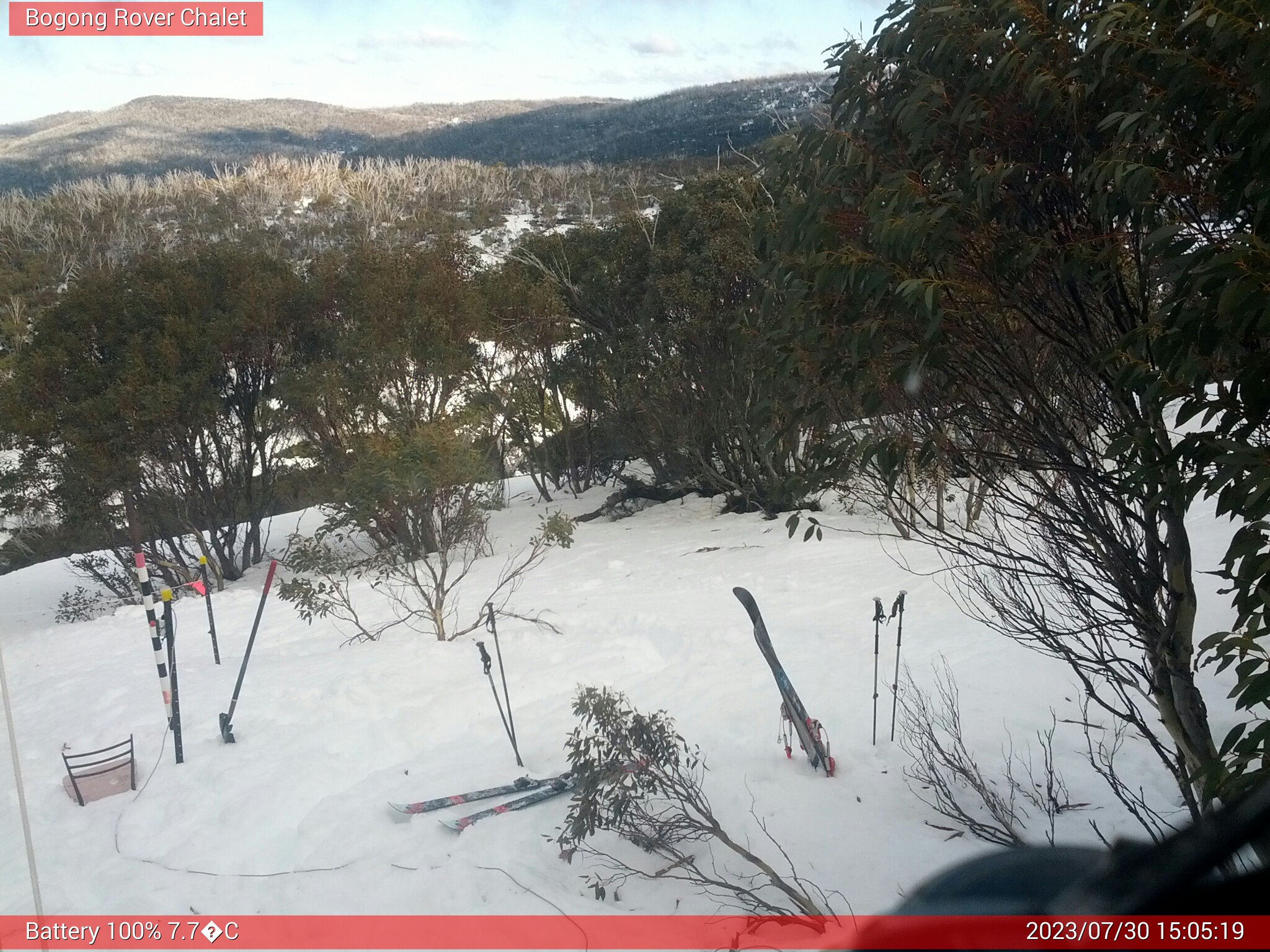 Bogong Web Cam 3:05pm Sunday 30th of July 2023