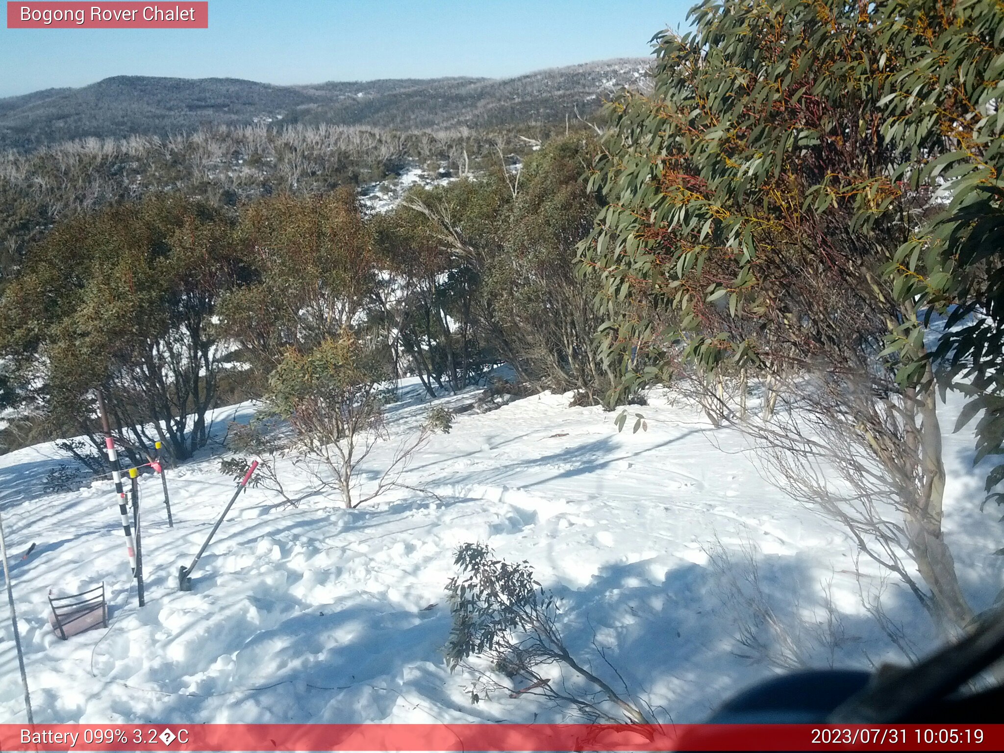 Bogong Web Cam 10:05am Monday 31st of July 2023