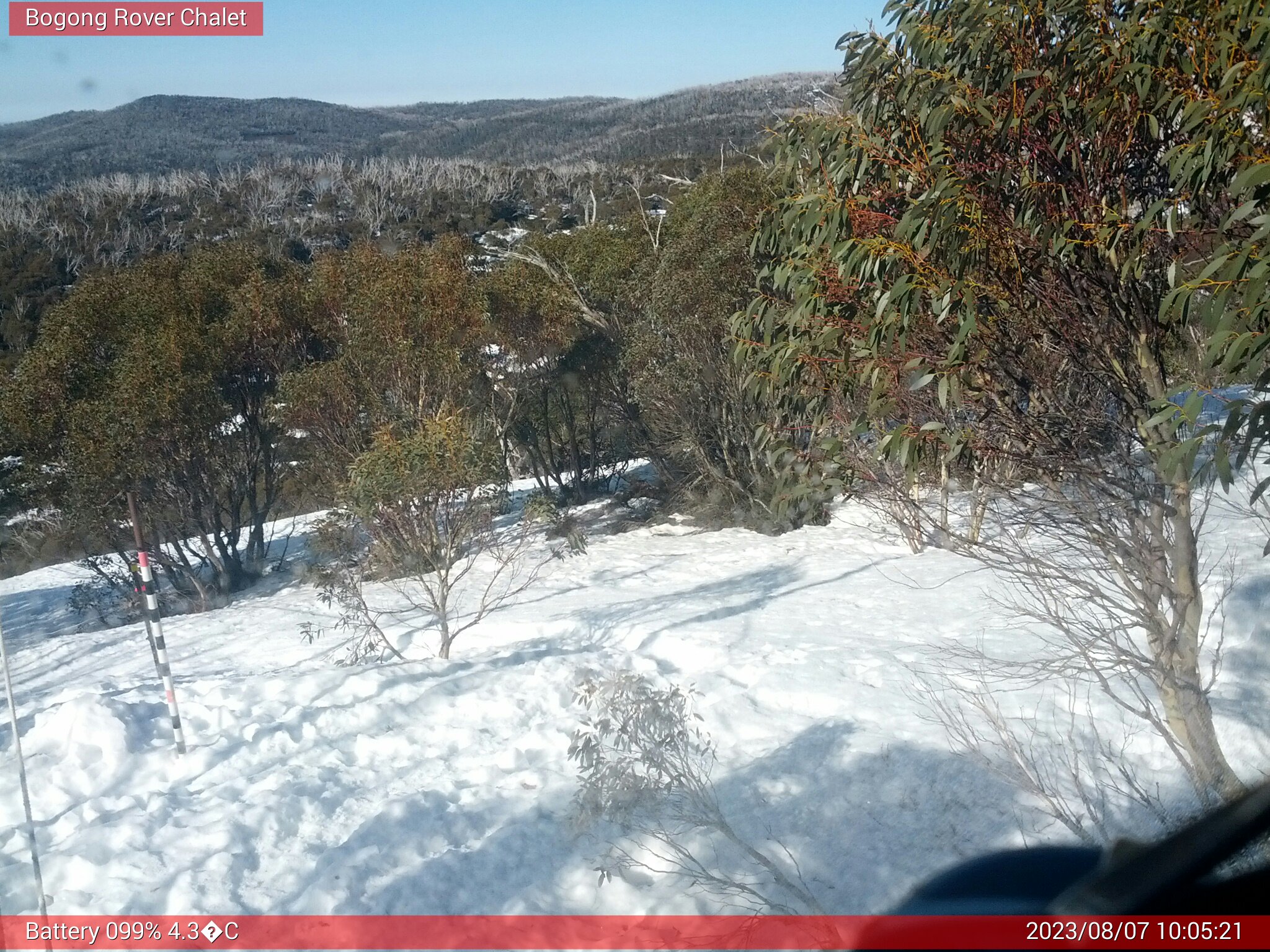 Bogong Web Cam 10:05am Monday 7th of August 2023