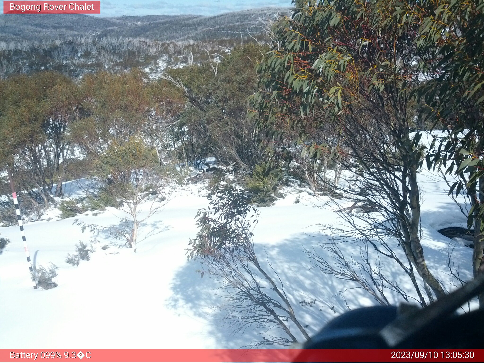 Bogong Web Cam 1:05pm Sunday 10th of September 2023