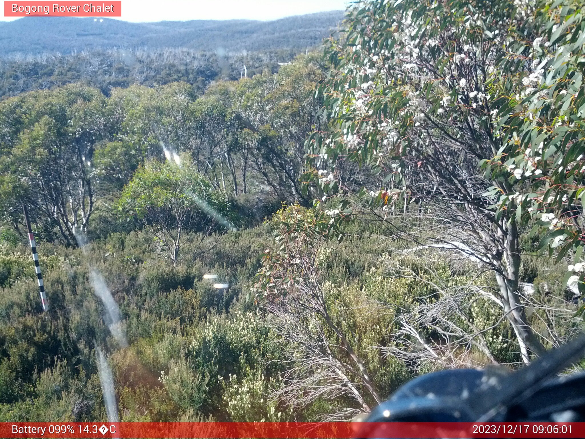 Bogong Web Cam 9:06am Sunday 17th of December 2023