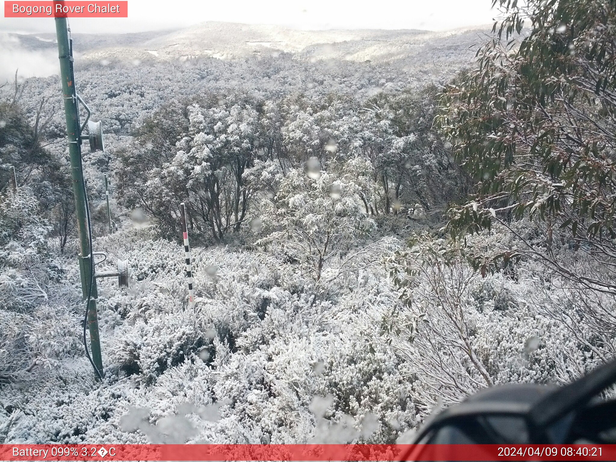 Bogong Web Cam 8:40am Tuesday 9th of April 2024