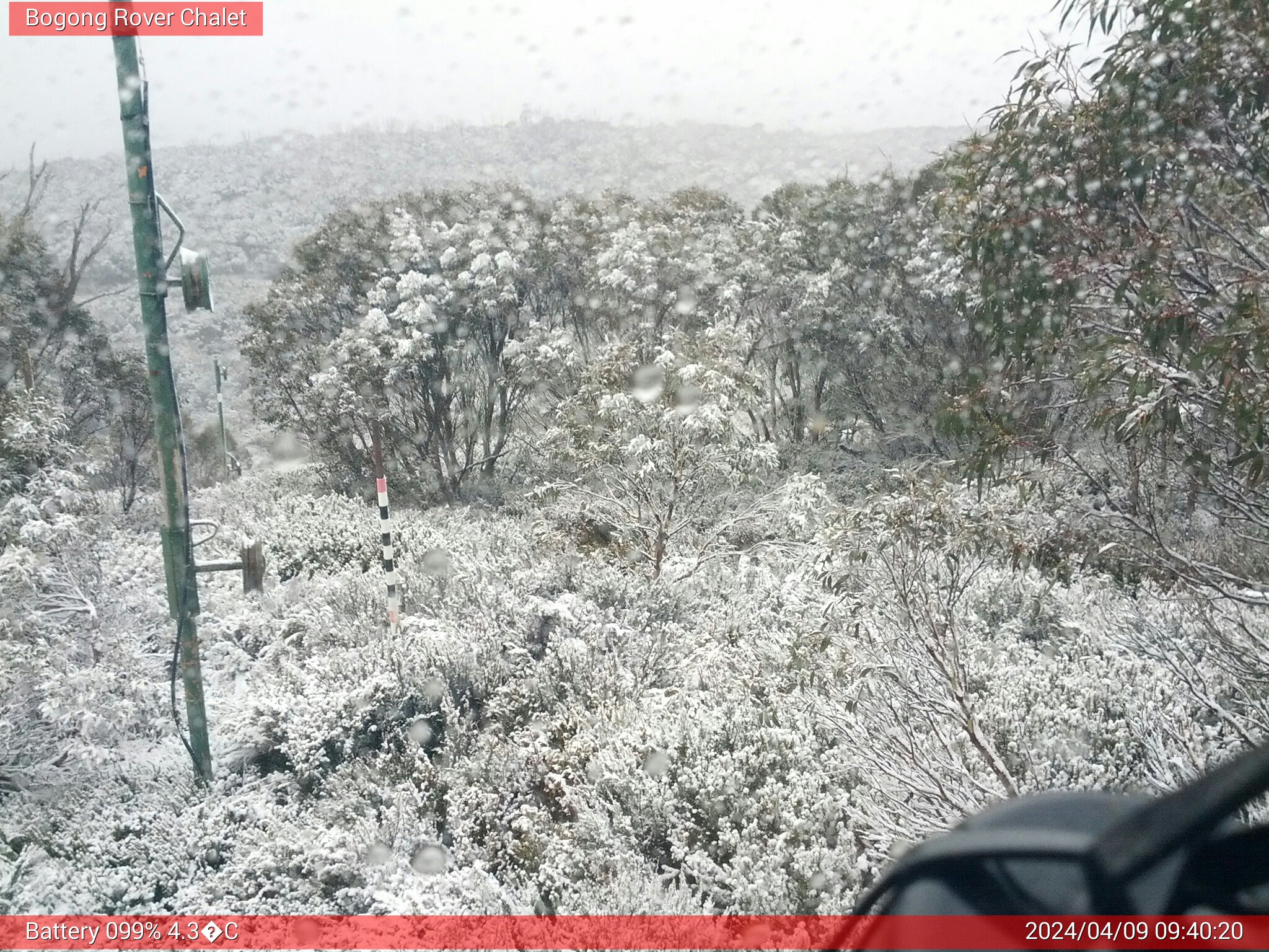 Bogong Web Cam 9:40am Tuesday 9th of April 2024