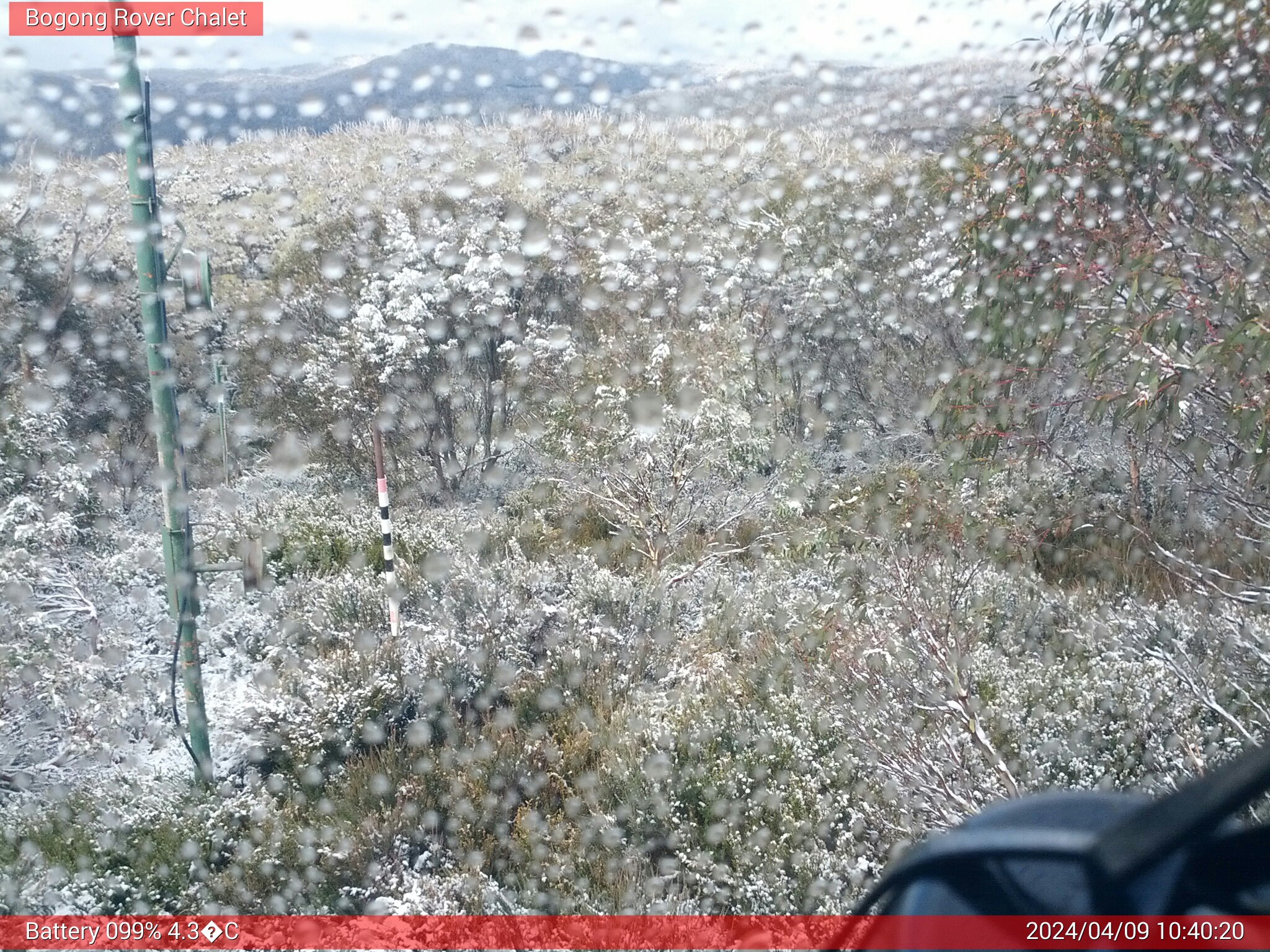 Bogong Web Cam 10:40am Tuesday 9th of April 2024