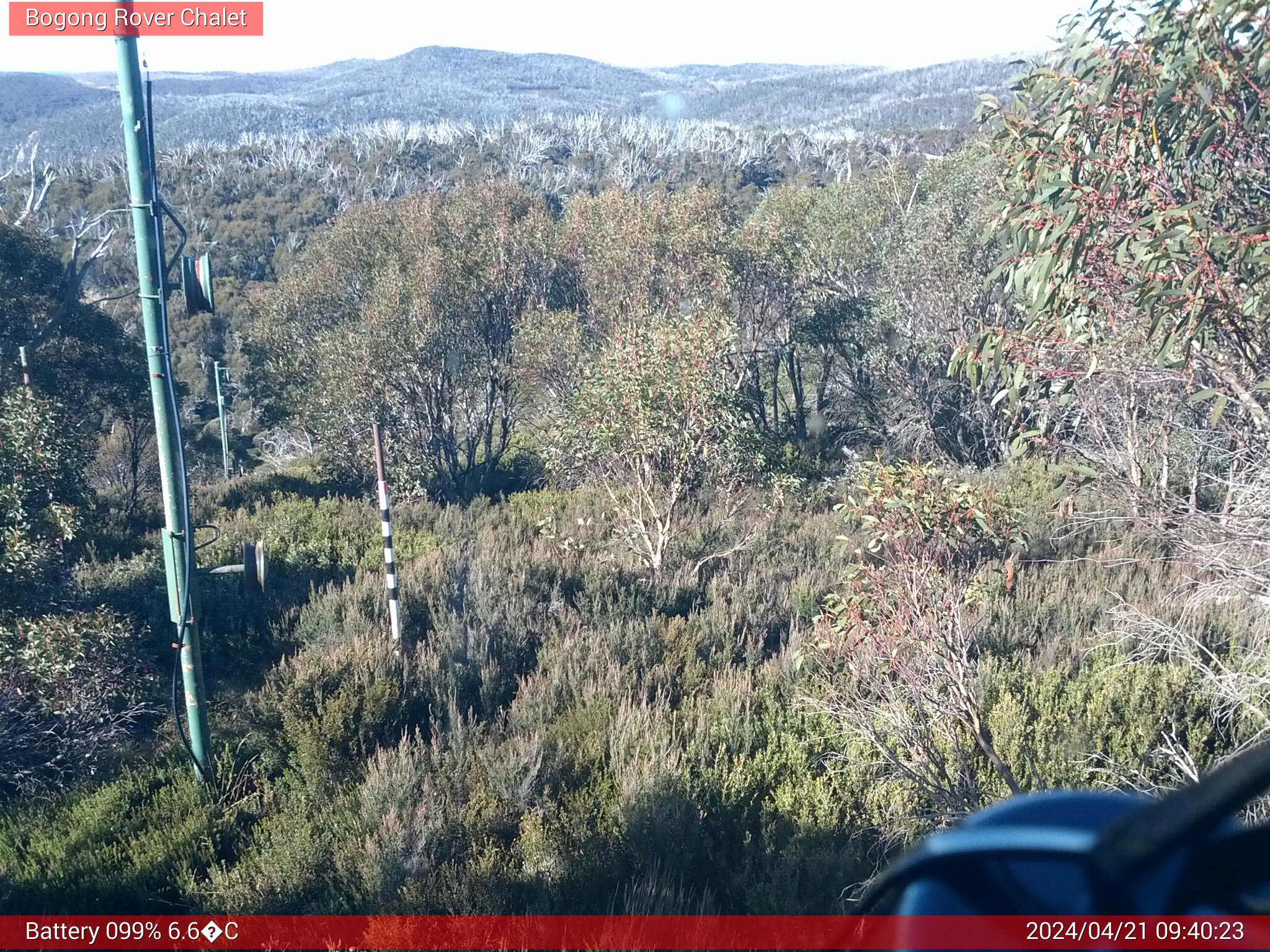 Bogong Web Cam 9:40am Sunday 21st of April 2024