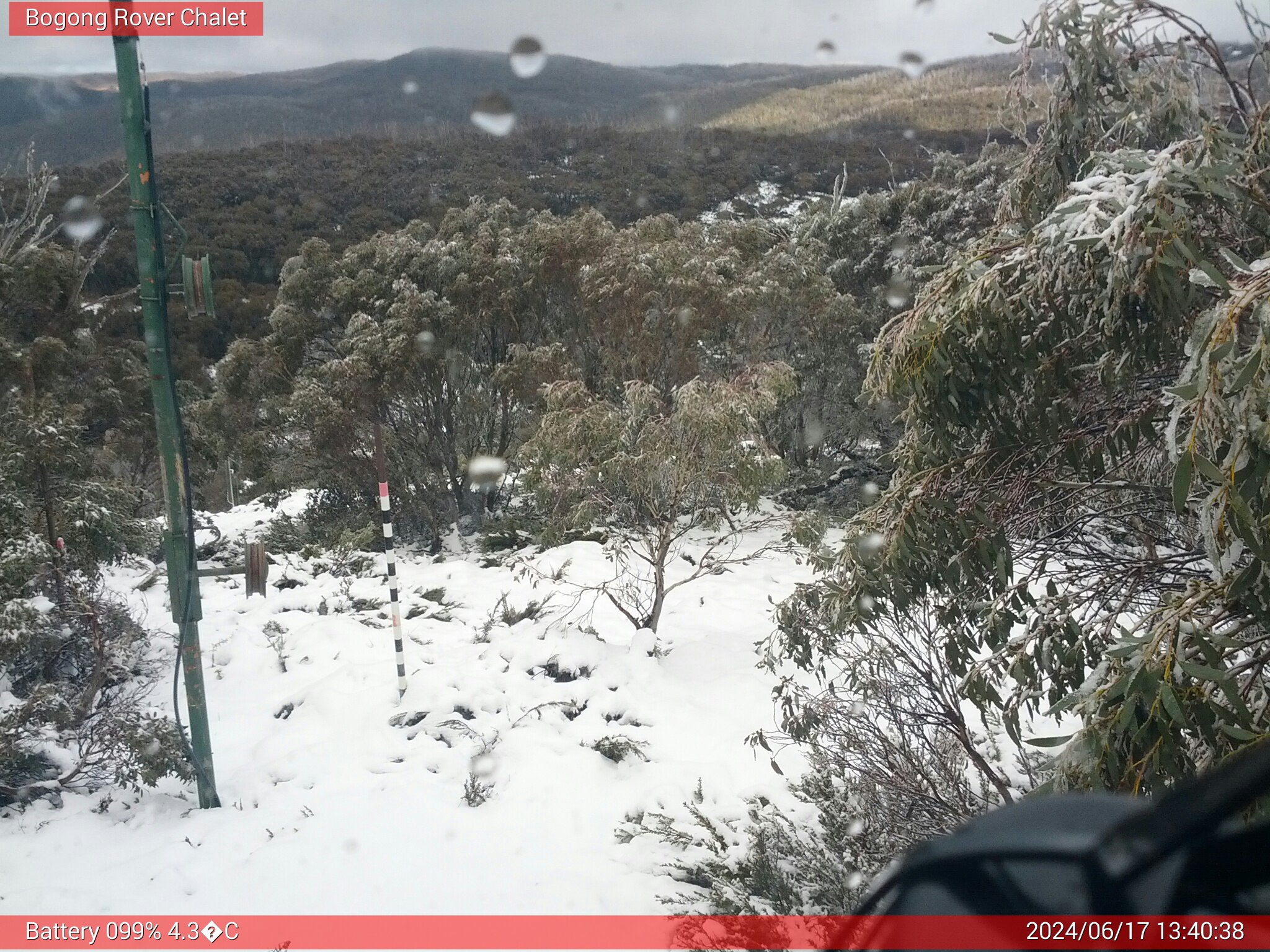 Bogong Web Cam 1:40pm Monday 17th of June 2024