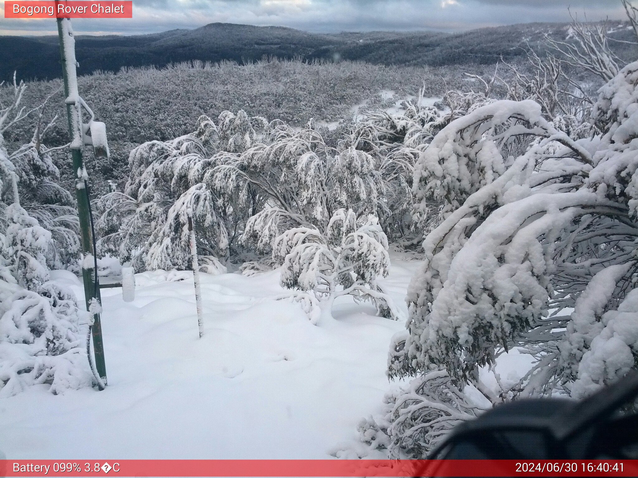 Bogong Web Cam 4:40pm Sunday 30th of June 2024