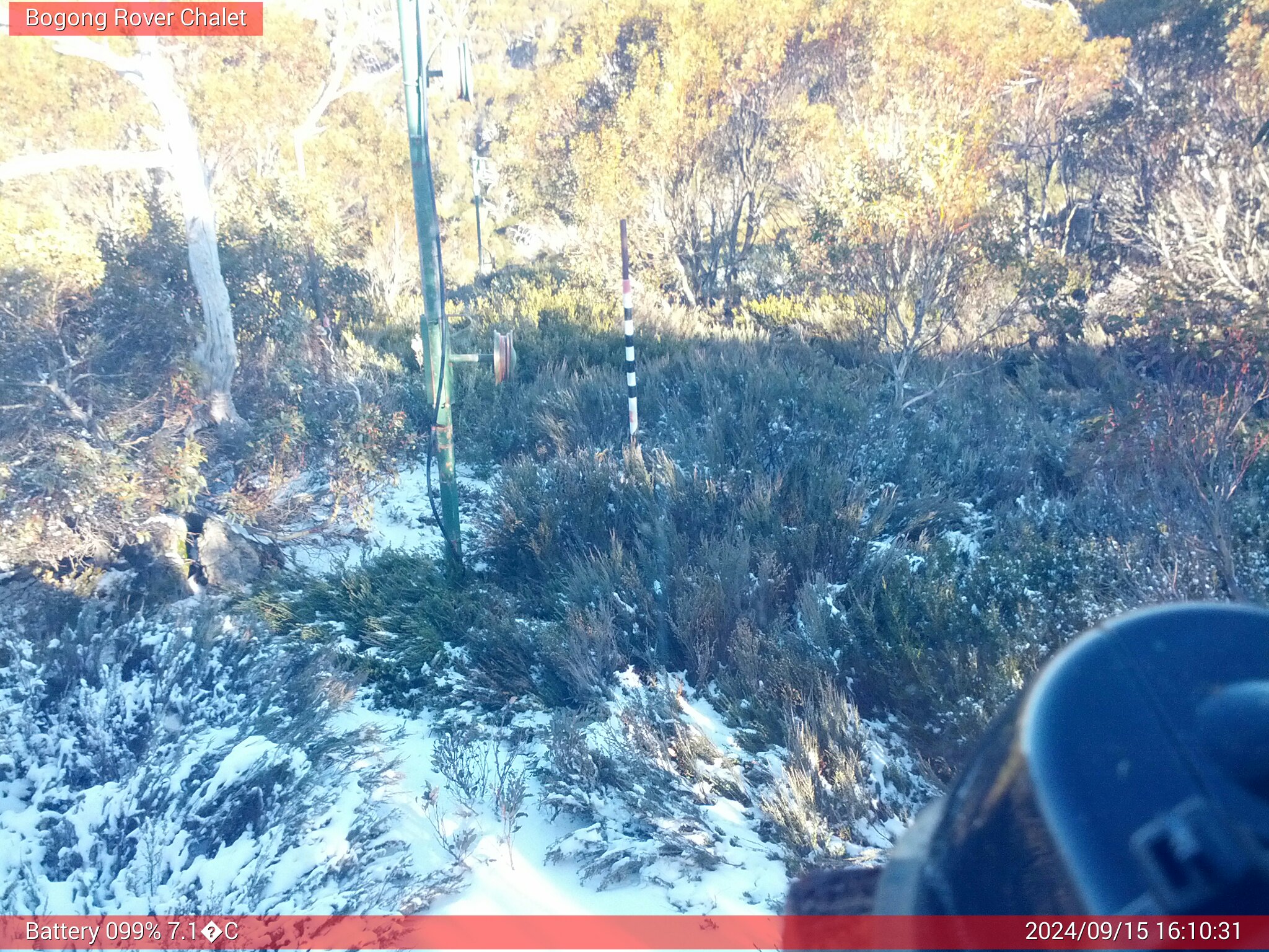 Bogong Web Cam 4:10pm Sunday 15th of September 2024