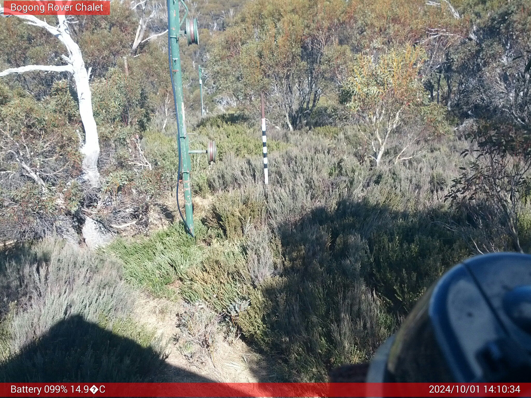 Bogong Web Cam 2:10pm Tuesday 1st of October 2024