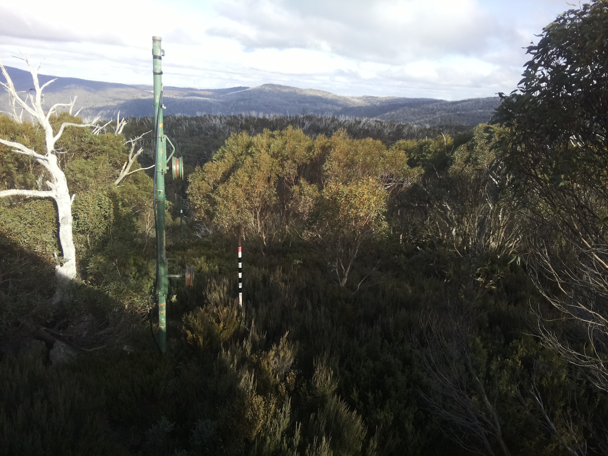 Bogong Web Cam 3:30pm Sunday 27th of April 2025
