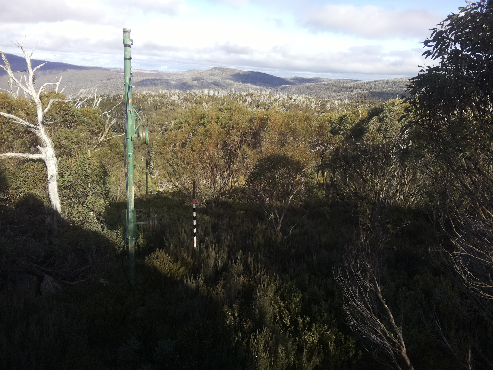 Bogong Web Cam 3:10pm Thursday 1st of May 2025