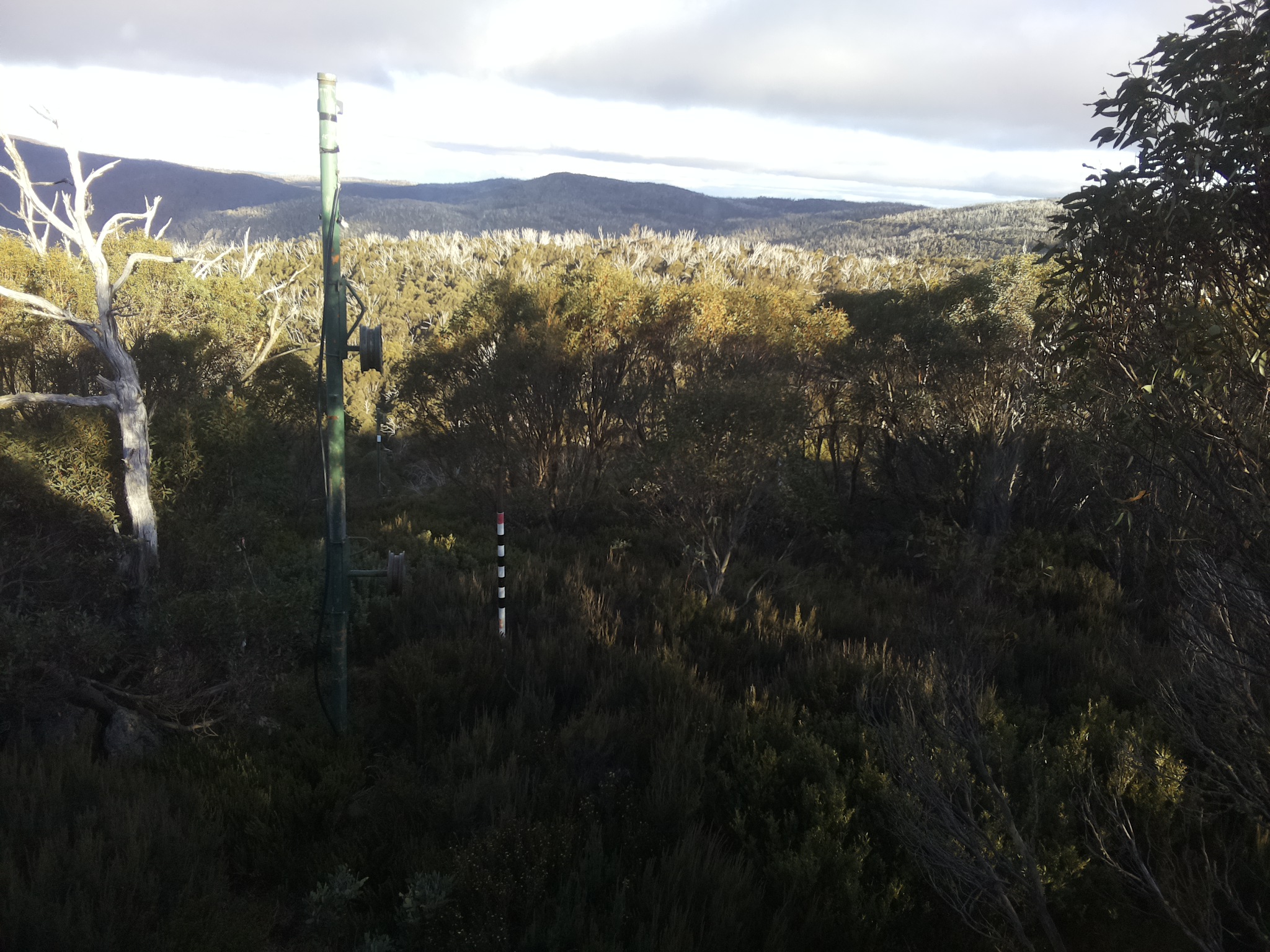 Bogong Web Cam 4:10pm Thursday 1st of May 2025