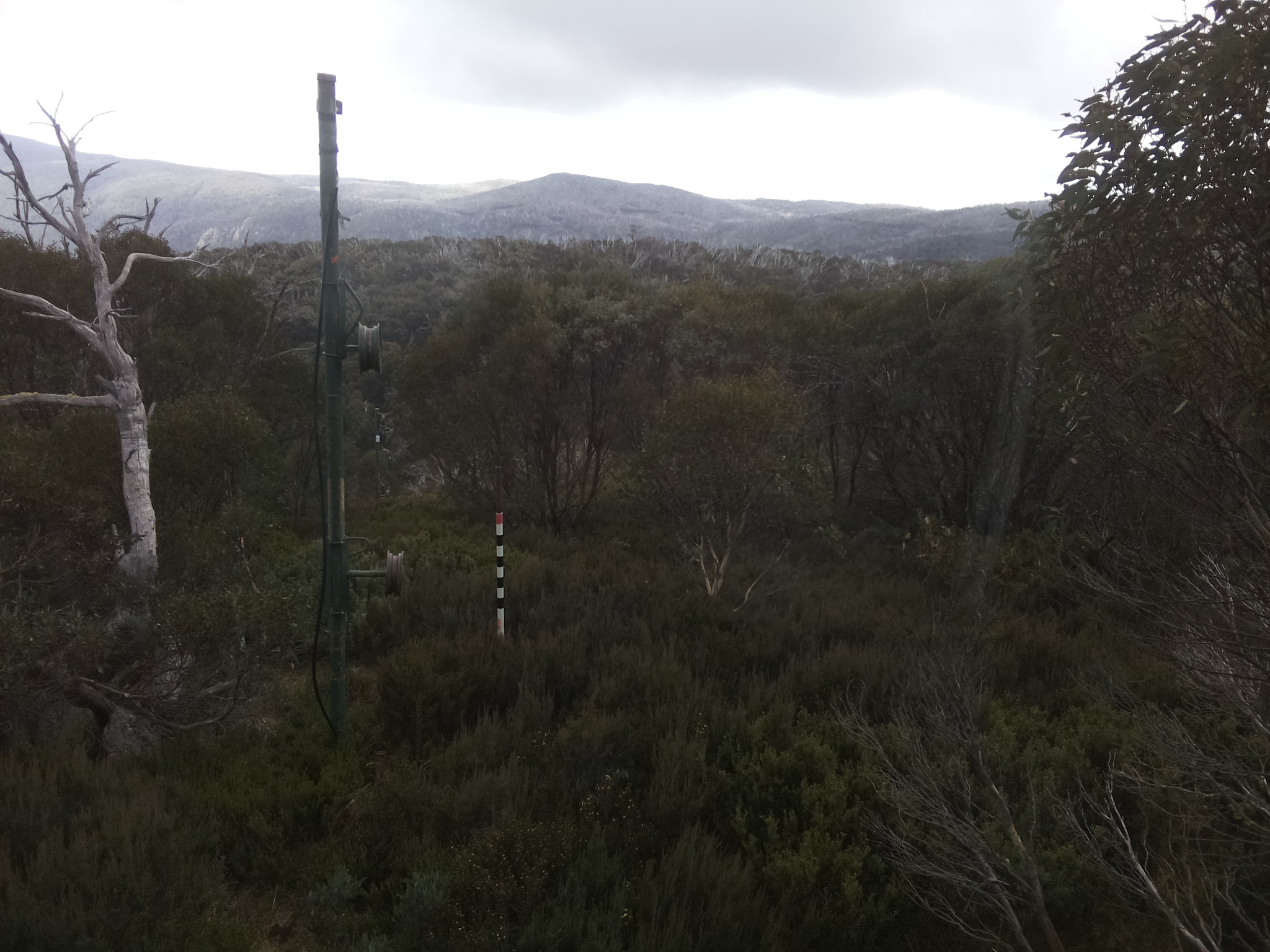 Bogong Web Cam 9:50am Tuesday 6th of May 2025