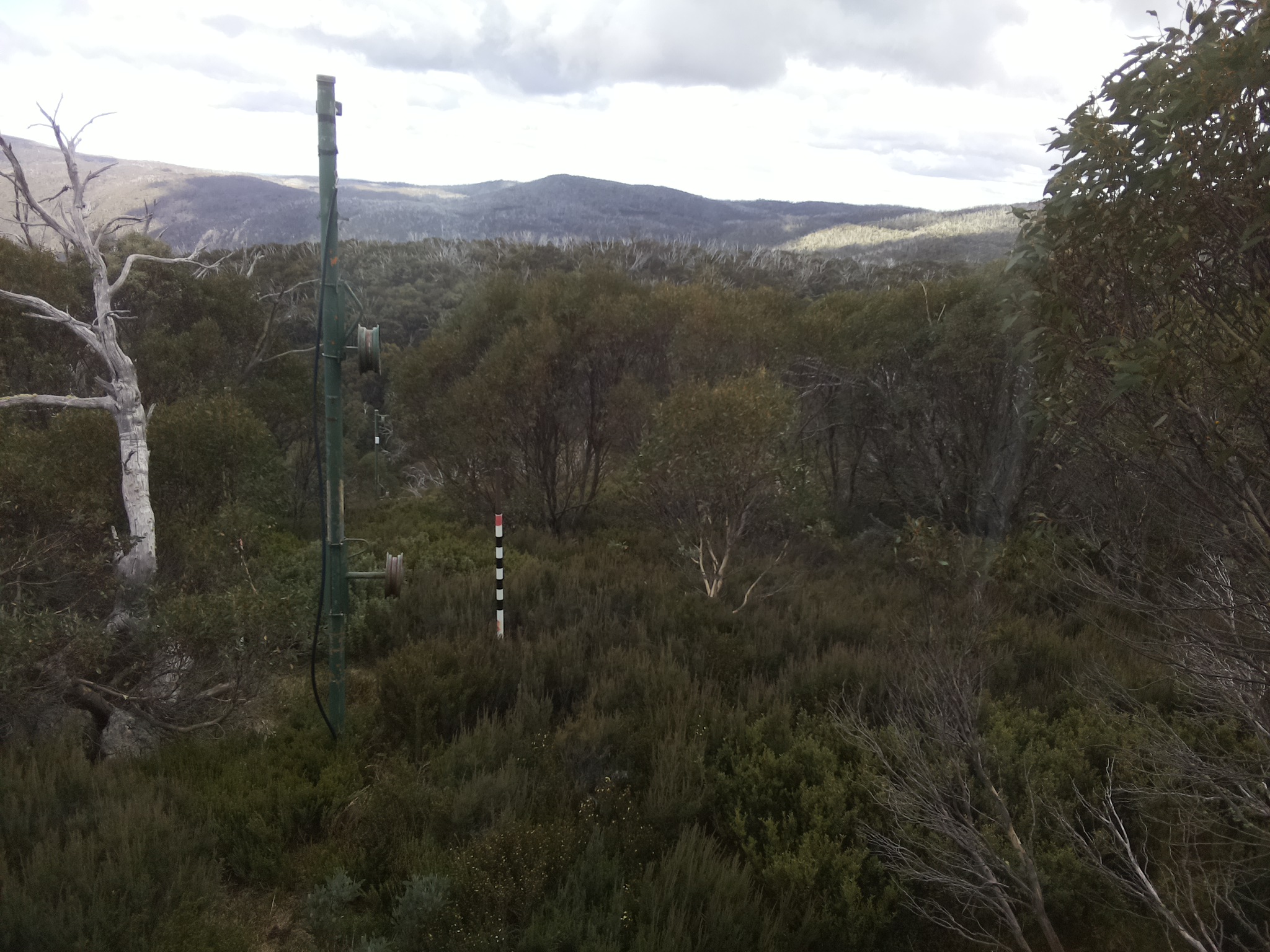 Bogong Web Cam 1:20pm Tuesday 6th of May 2025
