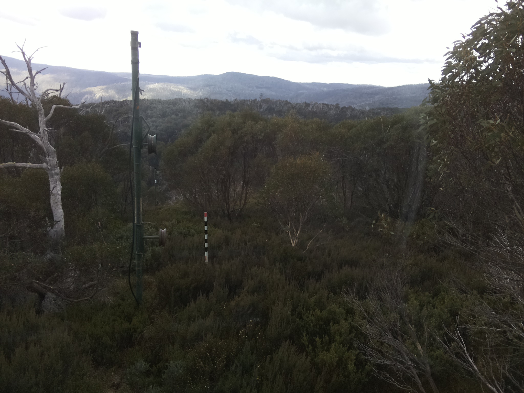 Bogong Web Cam 2:10pm Tuesday 6th of May 2025