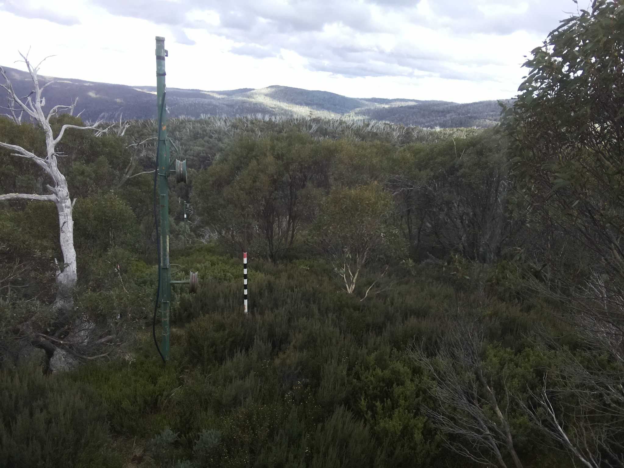 Bogong Web Cam 3:10pm Tuesday 6th of May 2025
