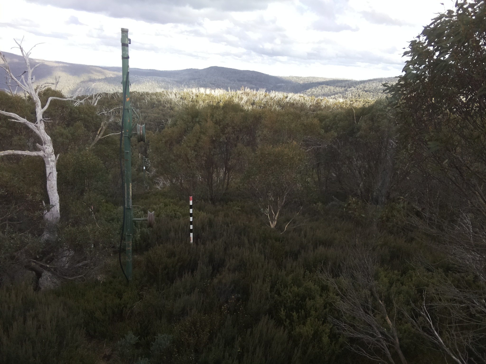 Bogong Web Cam 3:40pm Tuesday 6th of May 2025