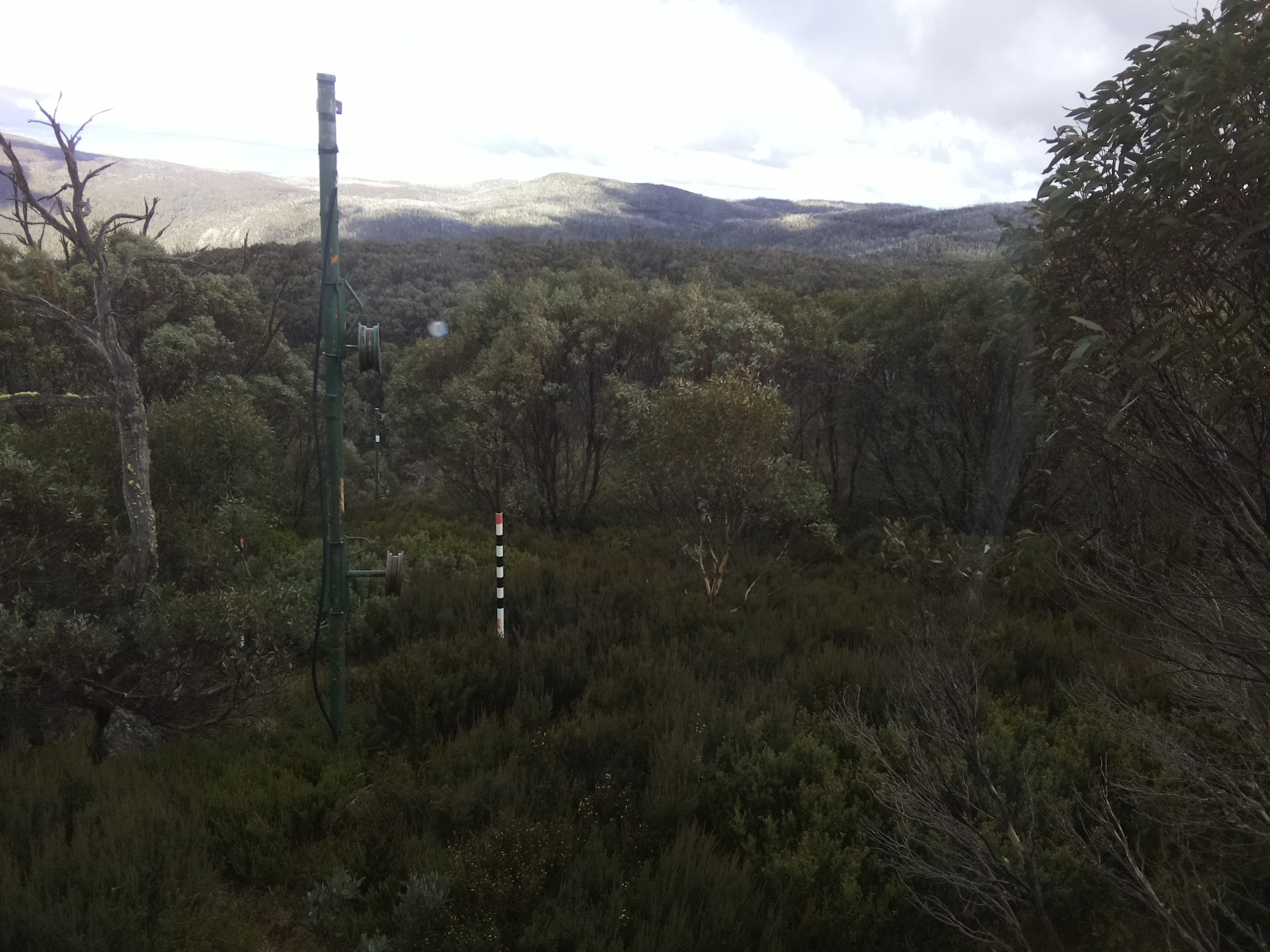 Bogong Web Cam 2:20pm Wednesday 7th of May 2025