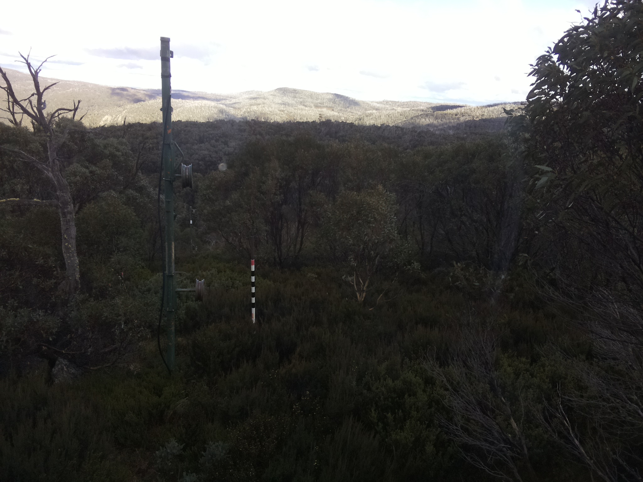 Bogong Web Cam 2:40pm Wednesday 7th of May 2025